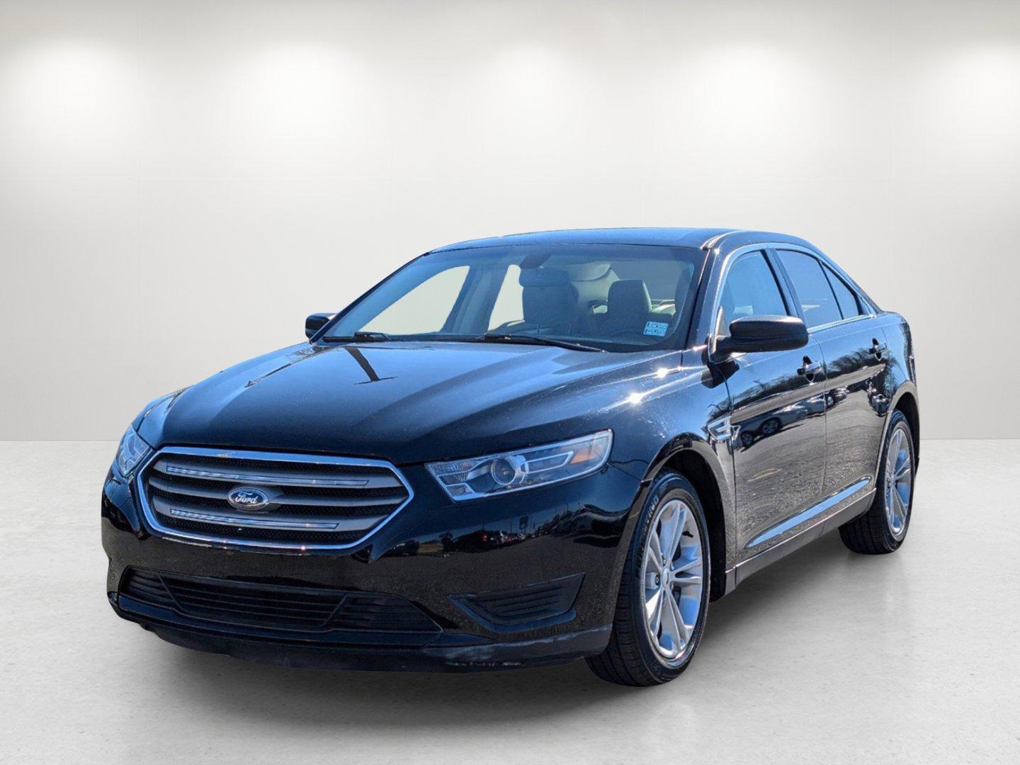 2017 Ford Taurus SE (1FAHP2D81HG) with an Regular Unleaded V-6 3.5 L/213 engine, 6-Speed Automatic w/OD transmission, located at 5115 14th Ave., Columbus, GA, 31904, (706) 323-0345, 32.511494, -84.971046 - 2017 Ford Taurus SE - Photo#0