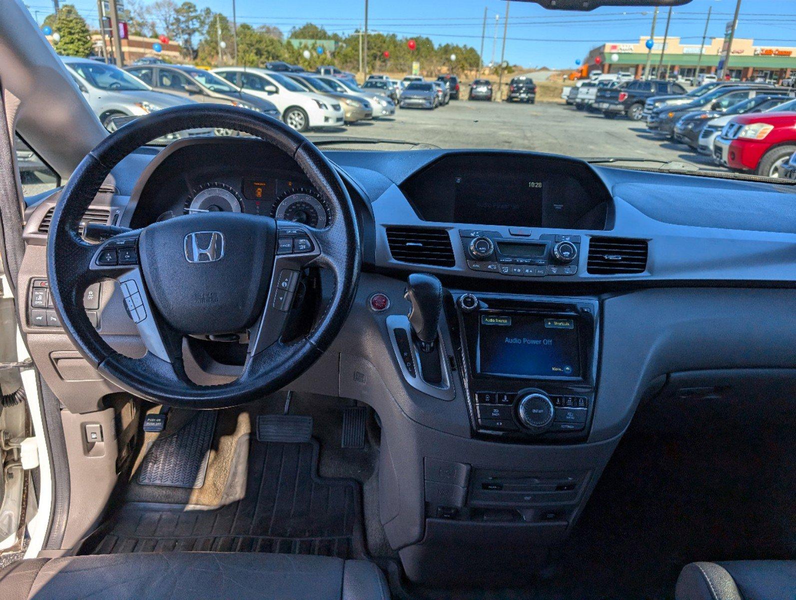 2014 Honda Odyssey Touring Elite (5FNRL5H92EB) with an Regular Unleaded V-6 3.5 L/212 engine, 6-Speed Automatic w/OD transmission, located at 3959 U.S. 80 W, Phenix City, AL, 36870, (334) 297-4885, 32.469296, -85.135185 - 2014 Honda Odyssey Touring Elite - Photo#2