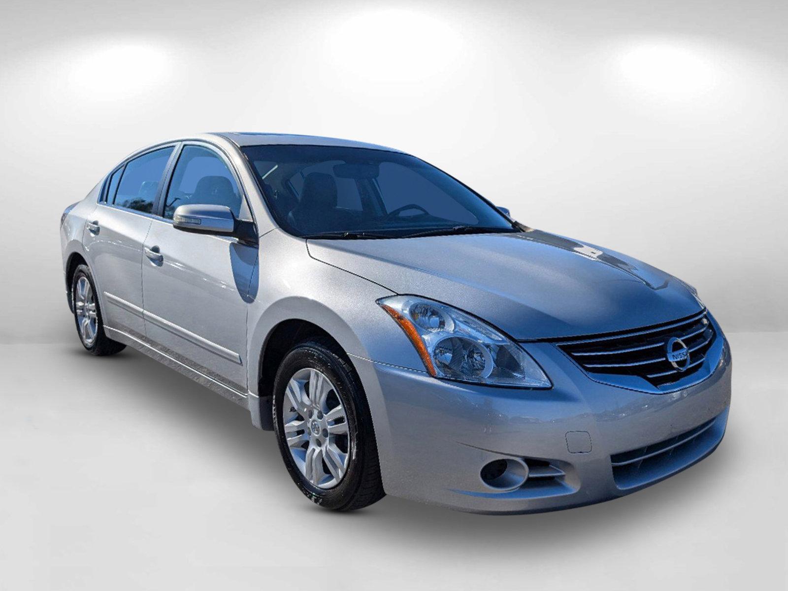 2010 /Charcoal Nissan Altima 2.5 SL (1N4AL2AP2AN) with an Gas I4 2.5L/ engine, 1-Speed Continuously Variable transmission, located at 3959 U.S. 80 W, Phenix City, AL, 36870, (334) 297-4885, 32.469296, -85.135185 - 2010 Nissan Altima 2.5 SL - Photo#5