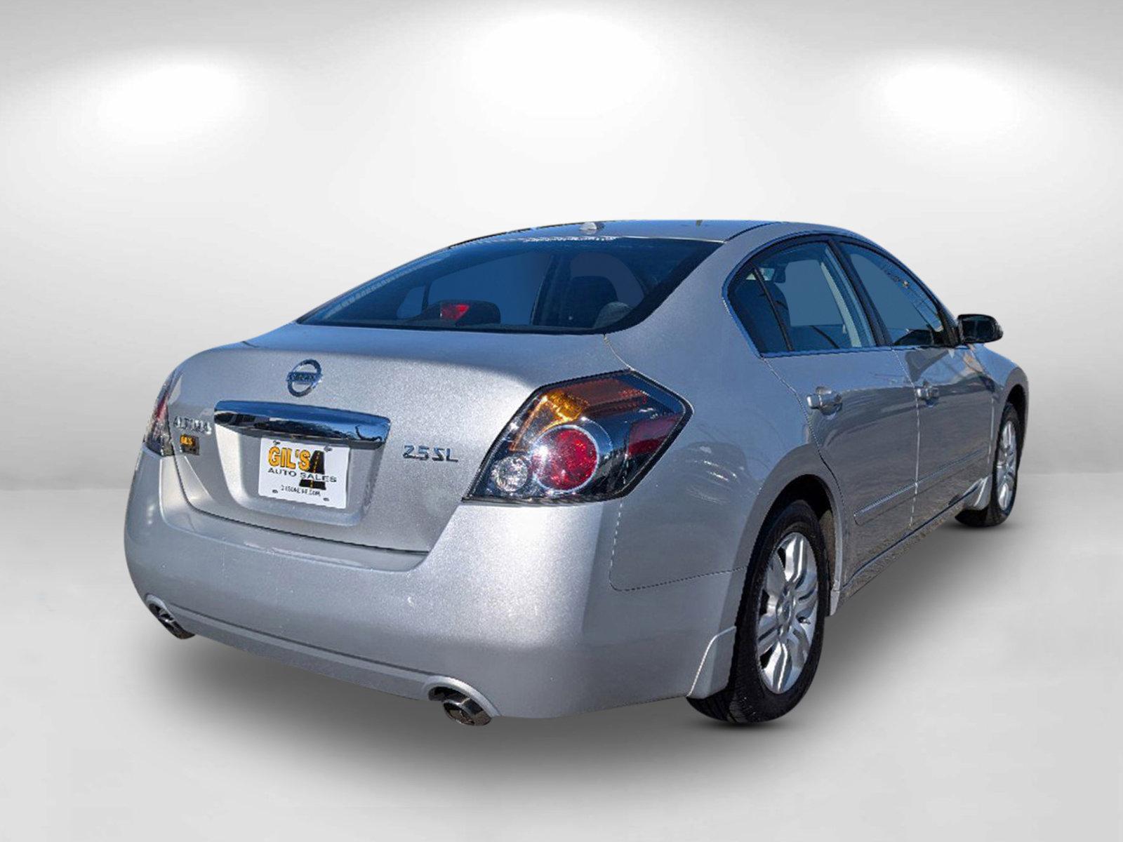 2010 /Charcoal Nissan Altima 2.5 SL (1N4AL2AP2AN) with an Gas I4 2.5L/ engine, 1-Speed Continuously Variable transmission, located at 3959 U.S. 80 W, Phenix City, AL, 36870, (334) 297-4885, 32.469296, -85.135185 - 2010 Nissan Altima 2.5 SL - Photo#7