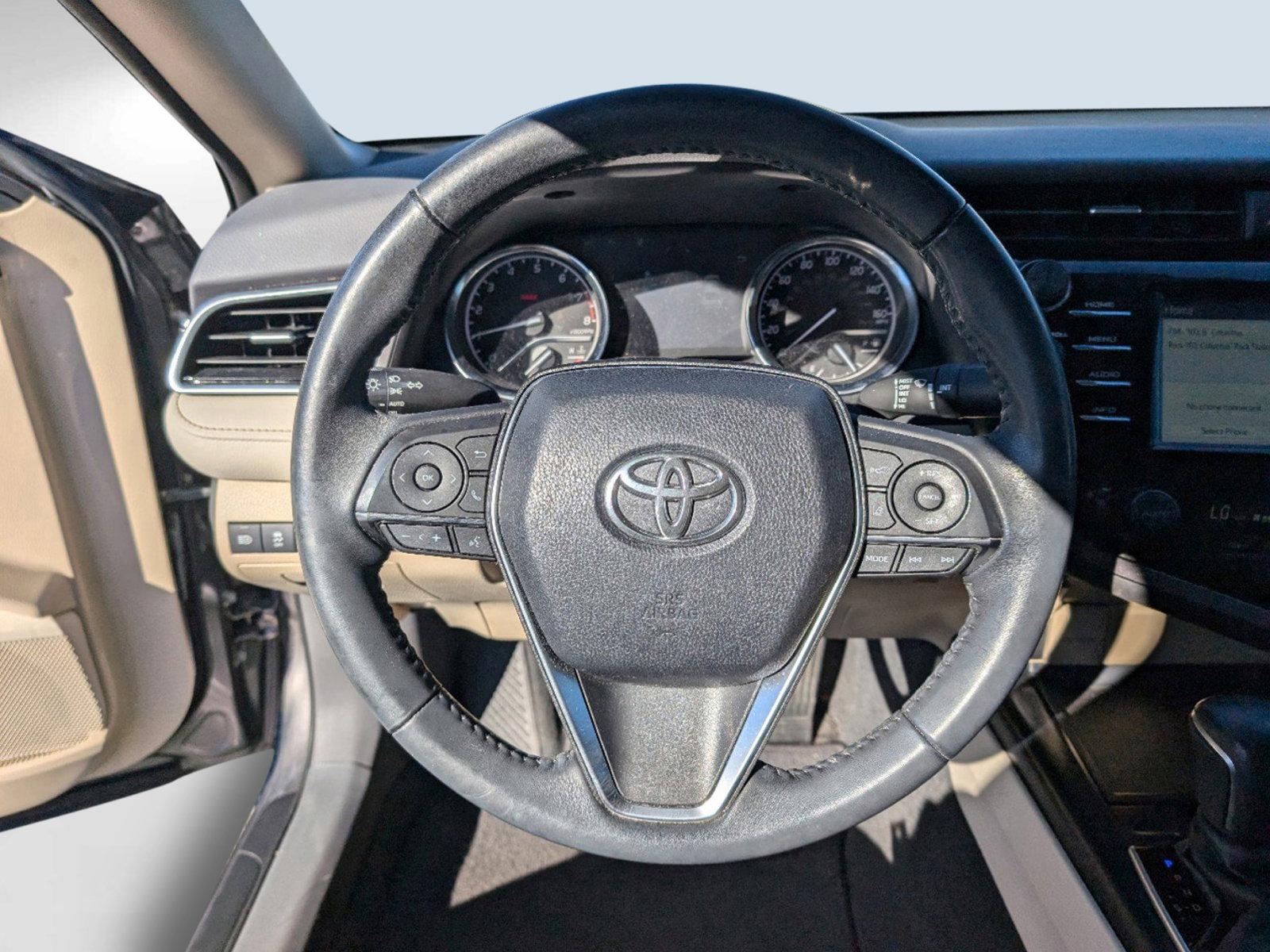 2018 Toyota Camry XLE (4T1B11HKXJU) with an Regular Unleaded I-4 2.5 L/152 engine, 8-Speed Automatic w/OD transmission, located at 1430 Gateway Drive, Opelika, AL, 36801, (334) 239-0944, 32.637871, -85.409790 - 2018 Toyota Camry XLE - Photo#13