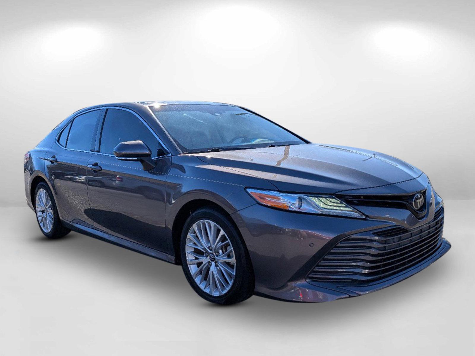 2018 Toyota Camry XLE (4T1B11HKXJU) with an Regular Unleaded I-4 2.5 L/152 engine, 8-Speed Automatic w/OD transmission, located at 3959 U.S. 80 W, Phenix City, AL, 36870, (334) 297-4885, 32.469296, -85.135185 - 2018 Toyota Camry XLE - Photo#6