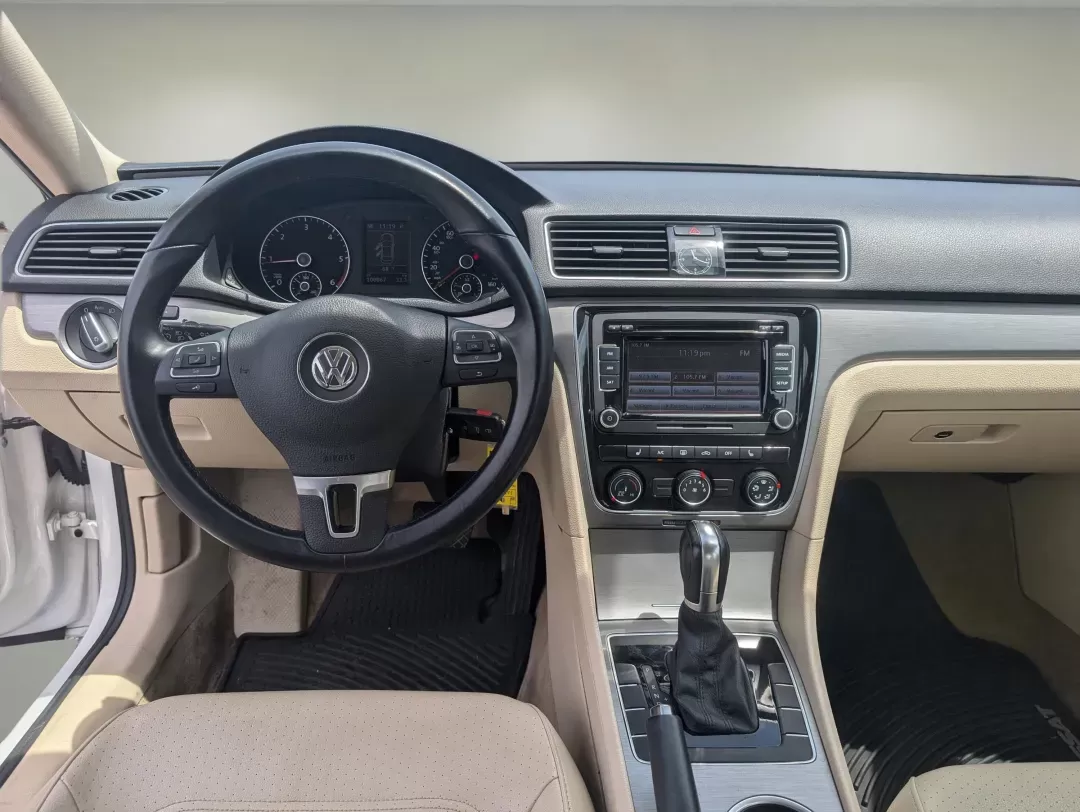 2014 Volkswagen Passat TDI SE w/Sunroof (1VWBN7A35EC) with an Intercooled Turbo Diesel I-4 2.0 L/120 engine, 6-Speed Auto-Shift Manual w/OD transmission, located at 804 22nd Ave, Phenix City, AL, 36870, (334) 297-1860, 32.484749, -85.024475 - 2014 Volkswagen Passat TDI SE w/Sunroof - Photo#11