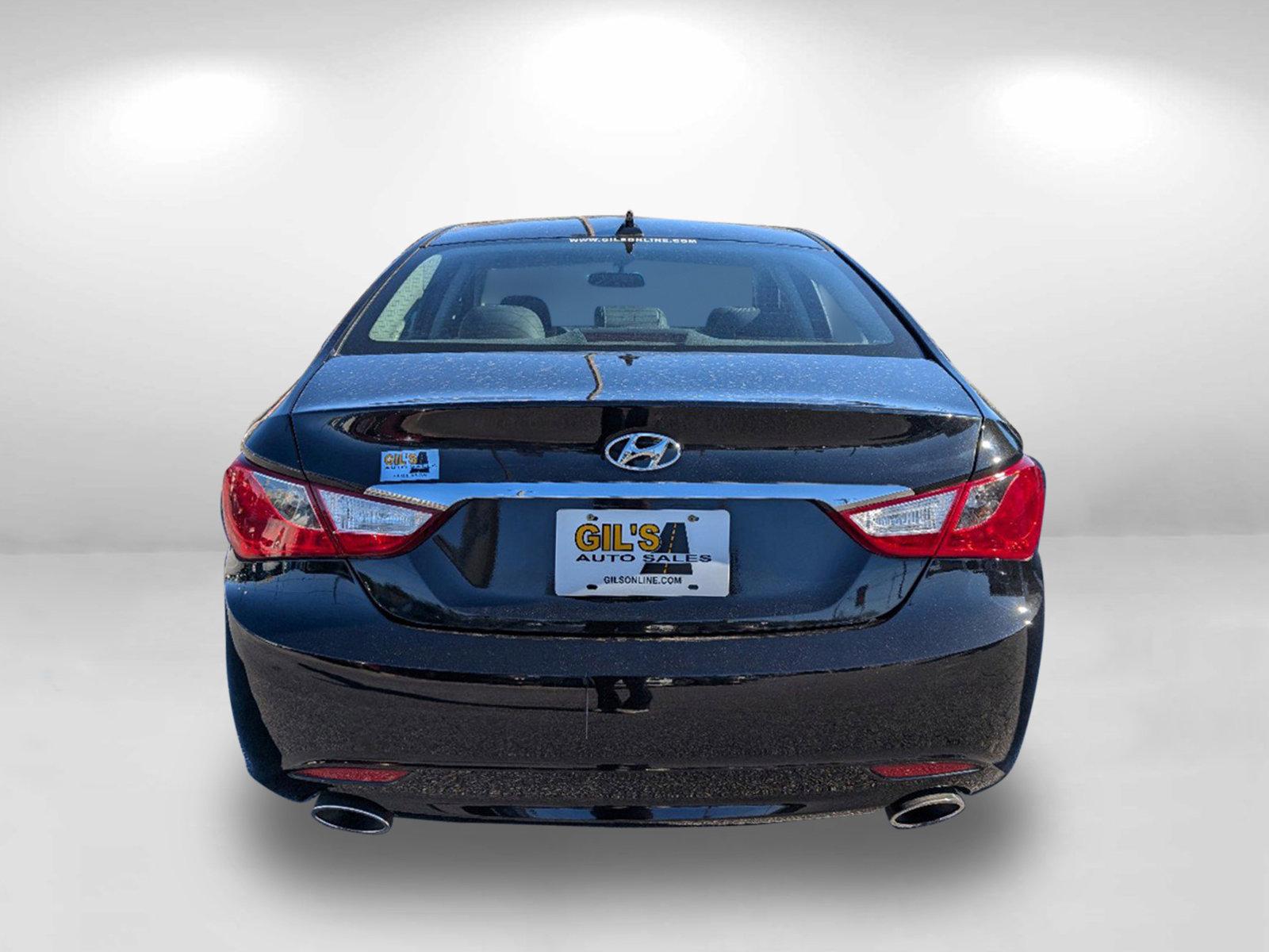 2013 /Black Hyundai Sonata SE (5NPEC4AC4DH) with an Gas I4 2.4L/144 engine, 6-Speed Automatic w/Manual Shift transmission, located at 3959 U.S. 80 W, Phenix City, AL, 36870, (334) 297-4885, 32.469296, -85.135185 - 2013 Hyundai Sonata SE - Photo#9