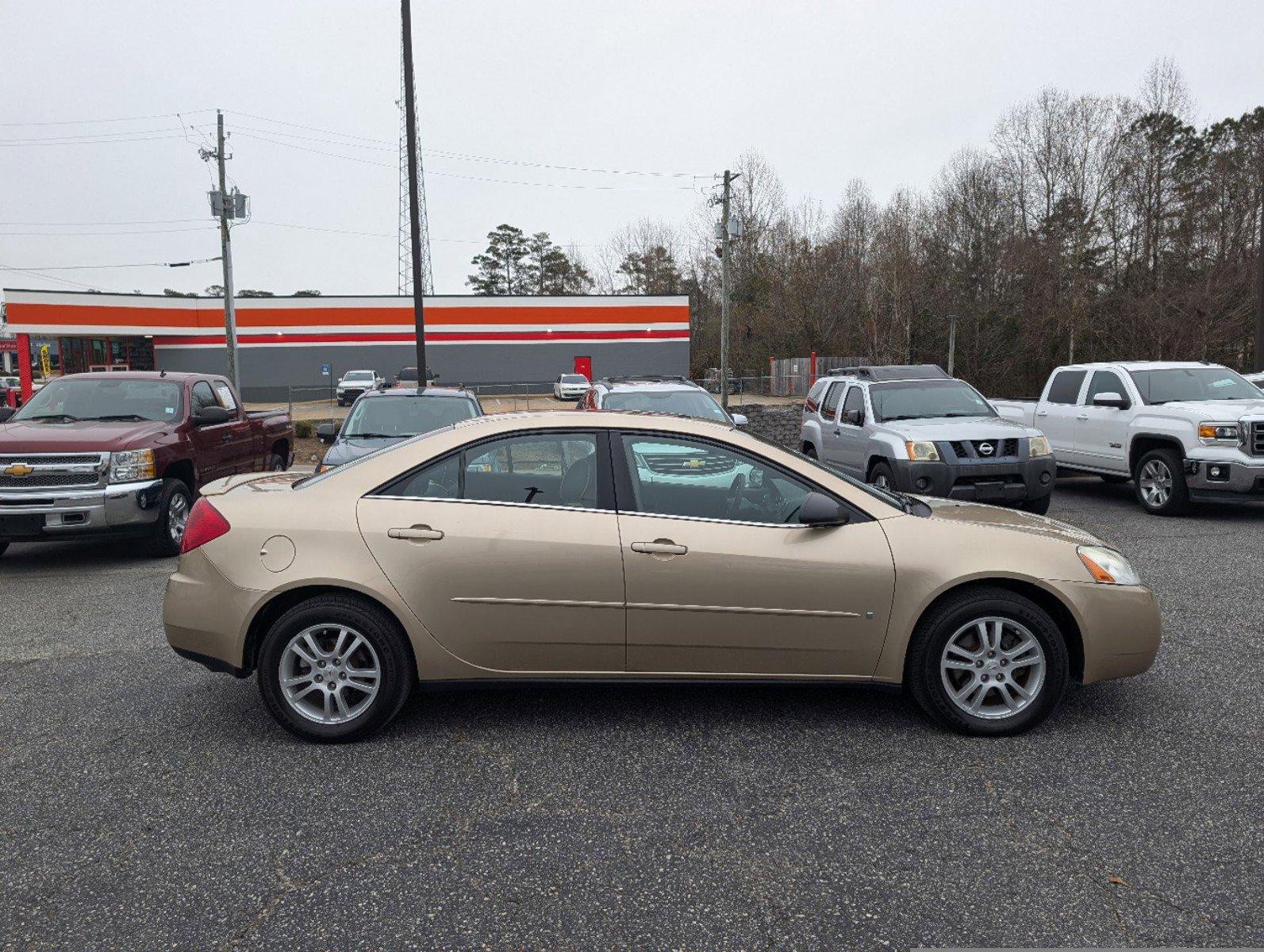 2006 /Light Taupe Pontiac G6 6-Cyl (1G2ZG558264) with an Gas V6 3.5L/213 engine, 4-Speed Automatic w/OD transmission, located at 3959 U.S. 80 W, Phenix City, AL, 36870, (334) 297-4885, 32.469296, -85.135185 - 2006 Pontiac G6 6-Cyl - Photo#3