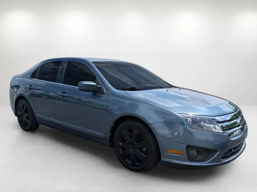 2011 Ford Fusion SE (3FAHP0HAXBR) with an Other engine, located at 3959 U.S. 80 W, Phenix City, AL, 36870, (334) 297-4885, 32.469296, -85.135185 - **Experience Everyday Adventures with the 2011 Ford Fusion SE at Gils Auto in Phenix City, AL!**<br /> <br /> Are you ready to elevate your daily drive? Whether you're commuting to work, running errands around Phenix City, or taking the family on weekend getaways, the 2011 Ford Fusion SE is the perf - Photo#2