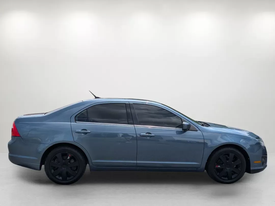 2011 Ford Fusion SE (3FAHP0HAXBR) with an Other engine, located at 3959 U.S. 80 W, Phenix City, AL, 36870, (334) 297-4885, 32.469296, -85.135185 - **Experience Everyday Adventures with the 2011 Ford Fusion SE at Gils Auto in Phenix City, AL!**<br /> <br /> Are you ready to elevate your daily drive? Whether you're commuting to work, running errands around Phenix City, or taking the family on weekend getaways, the 2011 Ford Fusion SE is the perf - Photo#3