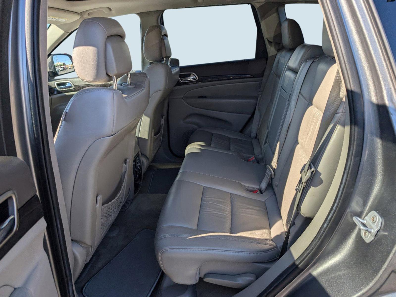 2011 /Dark Graystone/Medium Graystone Interior Jeep Grand Cherokee Laredo (1J4RS4GG8BC) with an Gas/Ethanol V6 3.6L/220 engine, 5-Speed Automatic transmission, located at 1430 Gateway Drive, Opelika, AL, 36801, (334) 239-0944, 32.637871, -85.409790 - 2011 Jeep Grand Cherokee Laredo - Photo#10