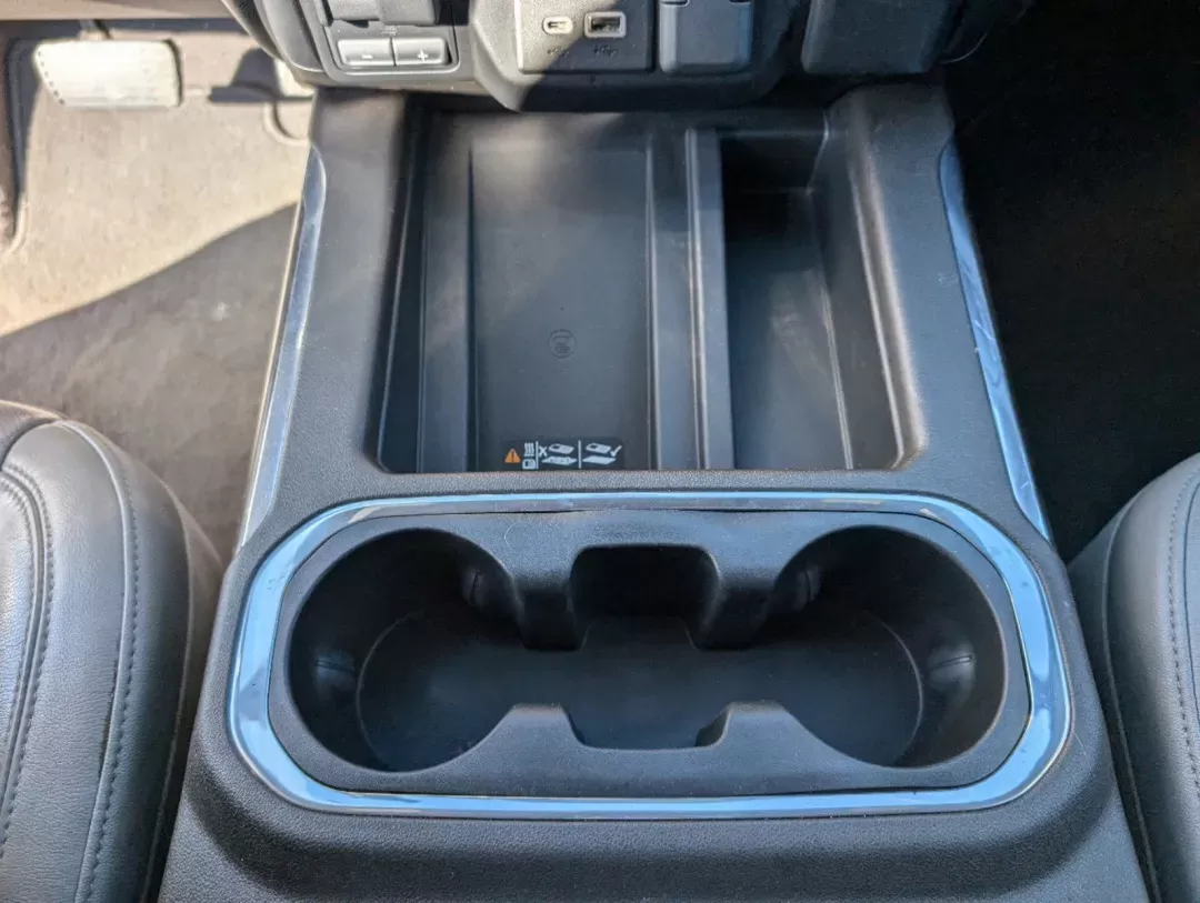 2019 /Dark Walnut/Slate GMC Sierra 1500 SLT (3GTU9DED6KG) with an Gas V8 5.3L engine, 8-Speed Automatic transmission, located at 7000 Northlake Connector, Columbus, GA, 31904, (706) 987-8085, 32.524975, -84.978134 - 2019 GMC Sierra 1500 SLT - Photo#12