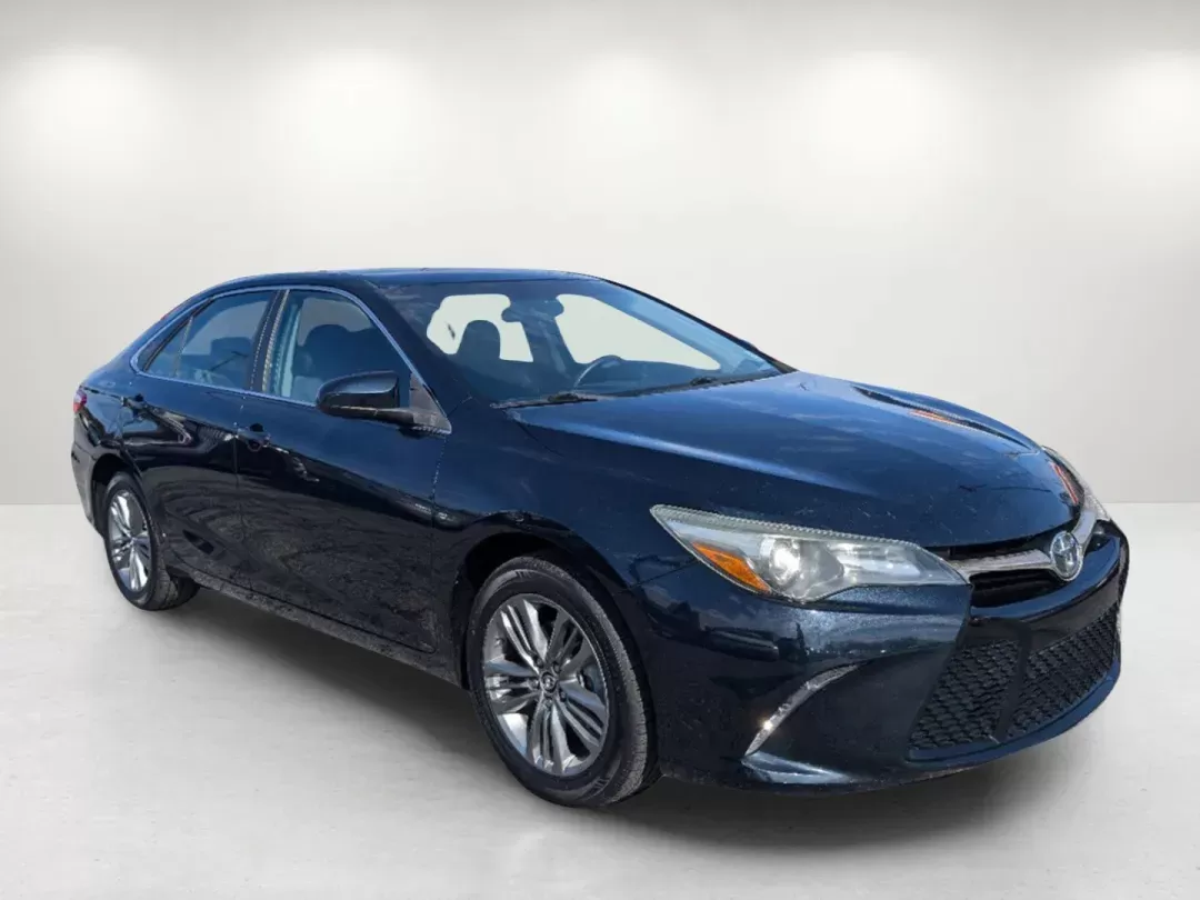 2016 Toyota Camry SE (4T1BF1FK7GU) with an Other engine, located at 1430 Gateway Drive, Opelika, AL, 36801, (334) 239-0944, 32.637871, -85.409790 - **Explore New Adventures with the 2016 Toyota Camry SE at Gils Auto Opelika!**<br /> <br /> Are you in the market for a reliable sedan that balances style, comfort, and performance? The 2016 Toyota Camry SE, available now at Gils Auto in Opelika, AL, is not just a car; it's the perfect companion fo - Photo#2