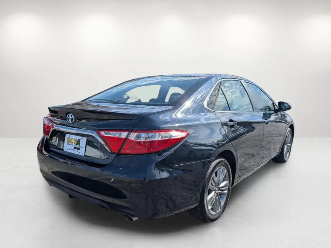 2016 Toyota Camry SE (4T1BF1FK7GU) with an Other engine, located at 1430 Gateway Drive, Opelika, AL, 36801, (334) 239-0944, 32.637871, -85.409790 - **Explore New Adventures with the 2016 Toyota Camry SE at Gils Auto Opelika!**<br /> <br /> Are you in the market for a reliable sedan that balances style, comfort, and performance? The 2016 Toyota Camry SE, available now at Gils Auto in Opelika, AL, is not just a car; it's the perfect companion fo - Photo#4