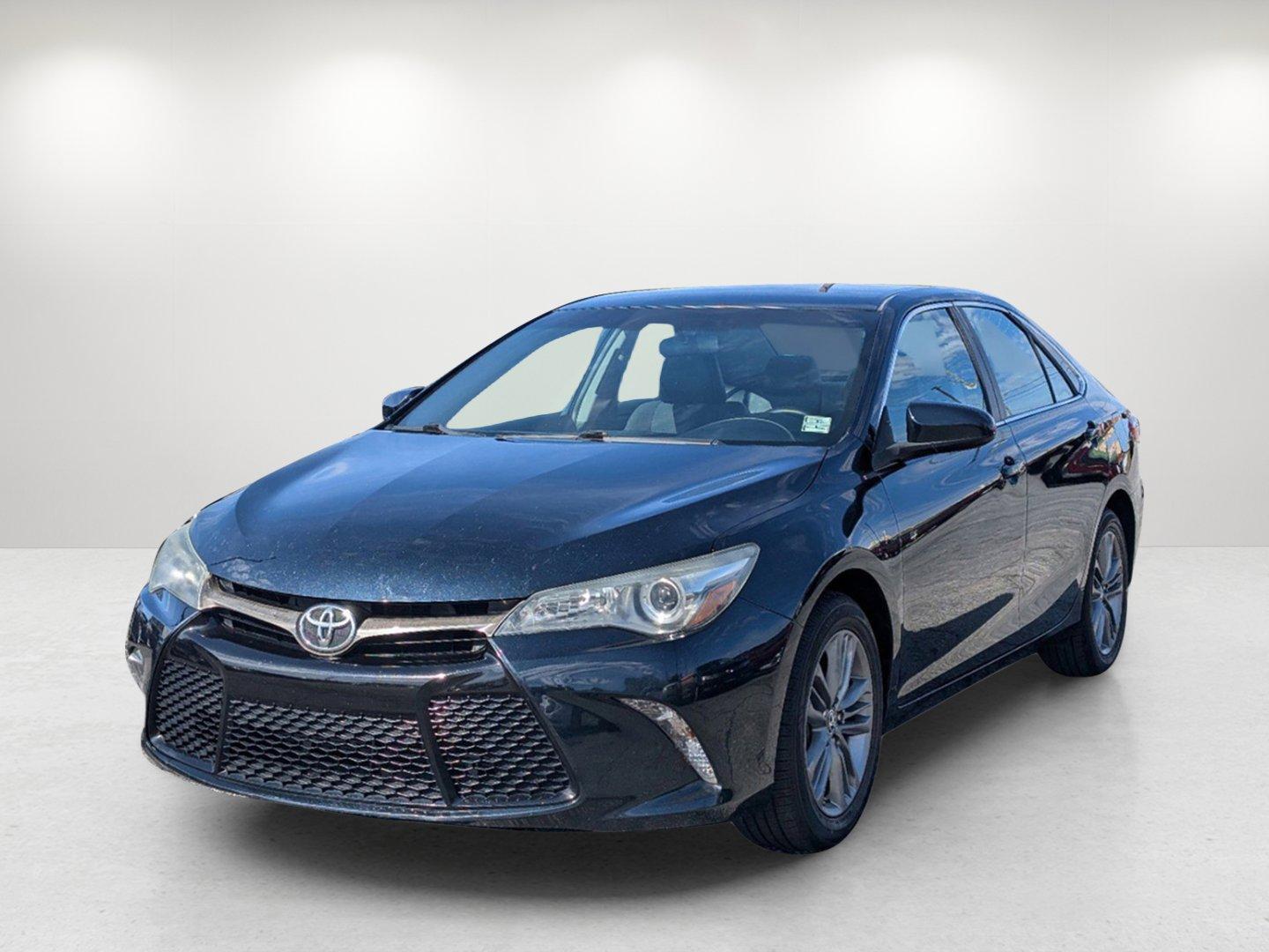 2016 Toyota Camry SE (4T1BF1FK7GU) with an Regular Unleaded I-4 2.5 L/152 engine, 6-Speed Automatic w/OD transmission, located at 5115 14th Ave., Columbus, GA, 31904, (706) 323-0345, 32.511494, -84.971046 - 2016 Toyota Camry SE - Photo#0