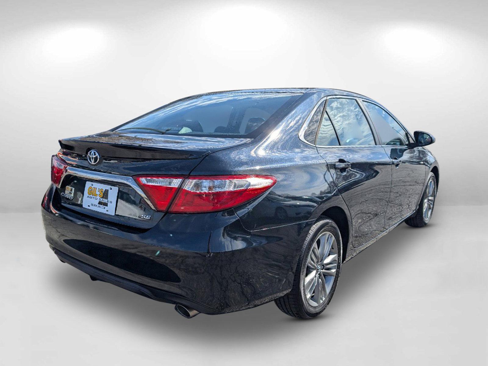 2016 Toyota Camry SE (4T1BF1FK7GU) with an Regular Unleaded I-4 2.5 L/152 engine, 6-Speed Automatic w/OD transmission, located at 3959 U.S. 80 W, Phenix City, AL, 36870, (334) 297-4885, 32.469296, -85.135185 - 2016 Toyota Camry SE - Photo#4