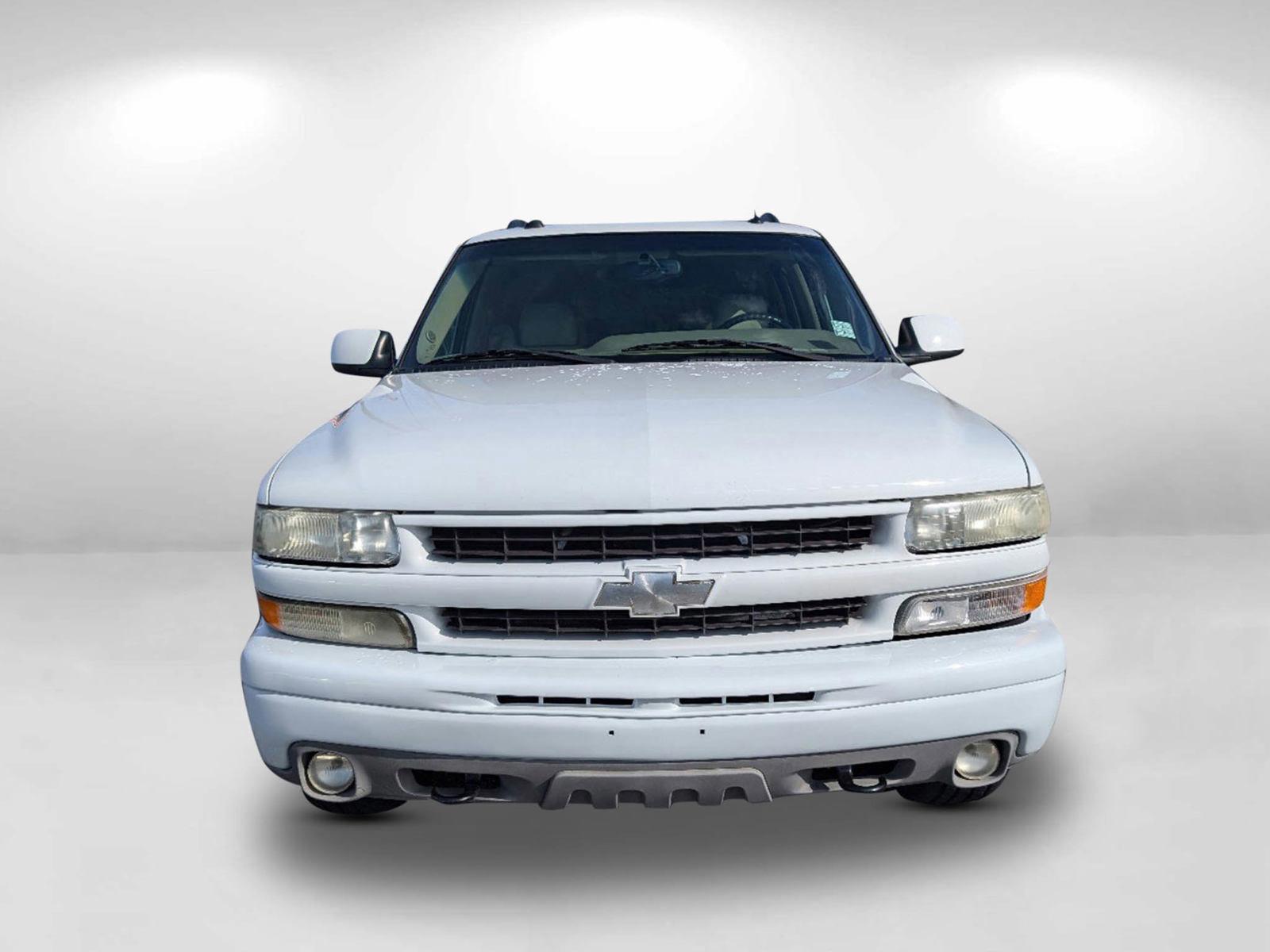 2005 /Tan/Neutral Chevrolet Suburban Z71 (3GNFK16Z25G) with an Gas V8 5.3L/327 engine, 4-Speed Automatic w/OD transmission, located at 3959 U.S. 80 W, Phenix City, AL, 36870, (334) 297-4885, 32.469296, -85.135185 - 2005 Chevrolet Suburban Z71 - Photo#6