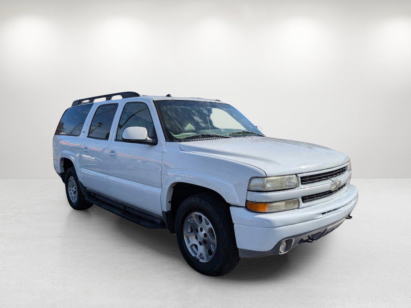 2005 /Tan/Neutral Chevrolet Suburban Z71 (3GNFK16Z25G) with an Gas V8 5.3L/327 engine, 4-Speed Automatic w/OD transmission, located at 3959 U.S. 80 W, Phenix City, AL, 36870, (334) 297-4885, 32.469296, -85.135185 - 2005 Chevrolet Suburban Z71 - Photo#2