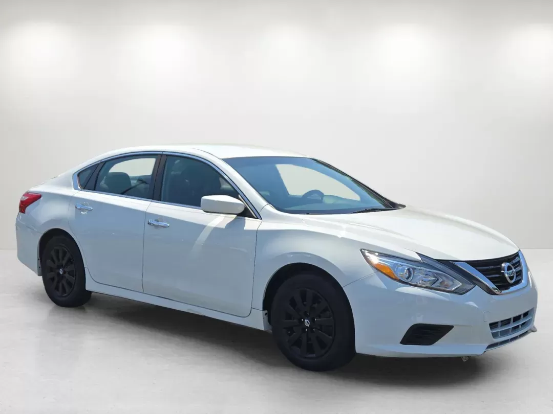 2017 /Charcoal Nissan Altima 2.5 S (1N4AL3AP8HN) with an Other engine, located at 1430 Gateway Drive, Opelika, AL, 36801, (334) 239-0944, 32.637871, -85.409790 - Ready for your next adventure? The 2017 Nissan Altima 2.5 S is the perfect sedan for those who value comfort, style, and reliability, making it an ideal choice for budget-conscious buyers and growing families alike. With spacious seating, advanced technology, and impressive fuel efficiency, this Alt - Photo#2