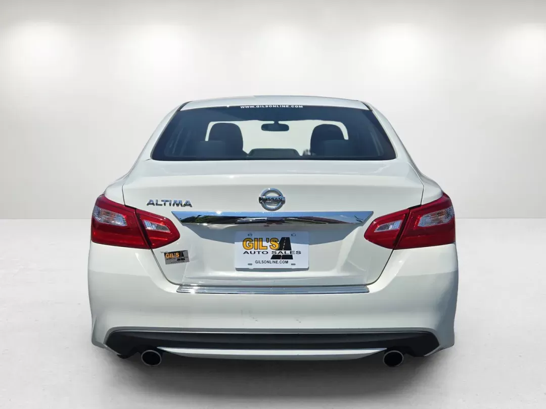 2017 /Charcoal Nissan Altima 2.5 S (1N4AL3AP8HN) with an Other engine, located at 1430 Gateway Drive, Opelika, AL, 36801, (334) 239-0944, 32.637871, -85.409790 - Ready for your next adventure? The 2017 Nissan Altima 2.5 S is the perfect sedan for those who value comfort, style, and reliability, making it an ideal choice for budget-conscious buyers and growing families alike. With spacious seating, advanced technology, and impressive fuel efficiency, this Alt - Photo#5