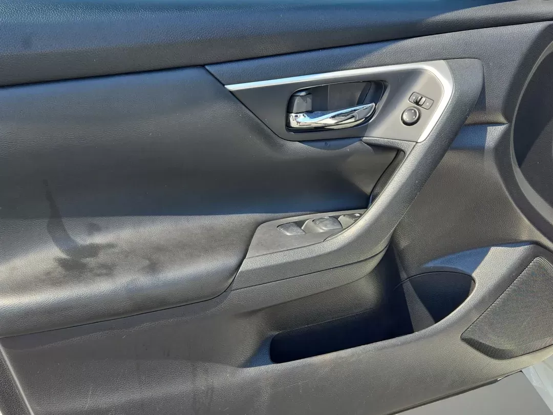 2017 /Charcoal Nissan Altima 2.5 S (1N4AL3AP8HN) with an Other engine, located at 1430 Gateway Drive, Opelika, AL, 36801, (334) 239-0944, 32.637871, -85.409790 - Ready for your next adventure? The 2017 Nissan Altima 2.5 S is the perfect sedan for those who value comfort, style, and reliability, making it an ideal choice for budget-conscious buyers and growing families alike. With spacious seating, advanced technology, and impressive fuel efficiency, this Alt - Photo#9