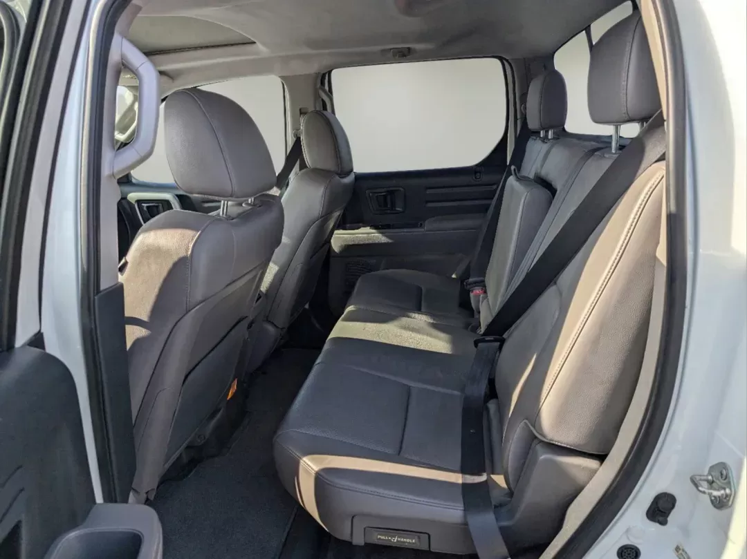 2014 Honda Ridgeline RTL (5FPYK1F50EB) with an Regular Unleaded V-6 3.5 L/212 engine, 5-Speed Automatic w/OD transmission, located at 521 Old Farm Lane Rd, Prattville, AL, 36066, (334) 325-1505, 32.482460, -86.416367 - 2014 Honda Ridgeline RTL - Photo#11