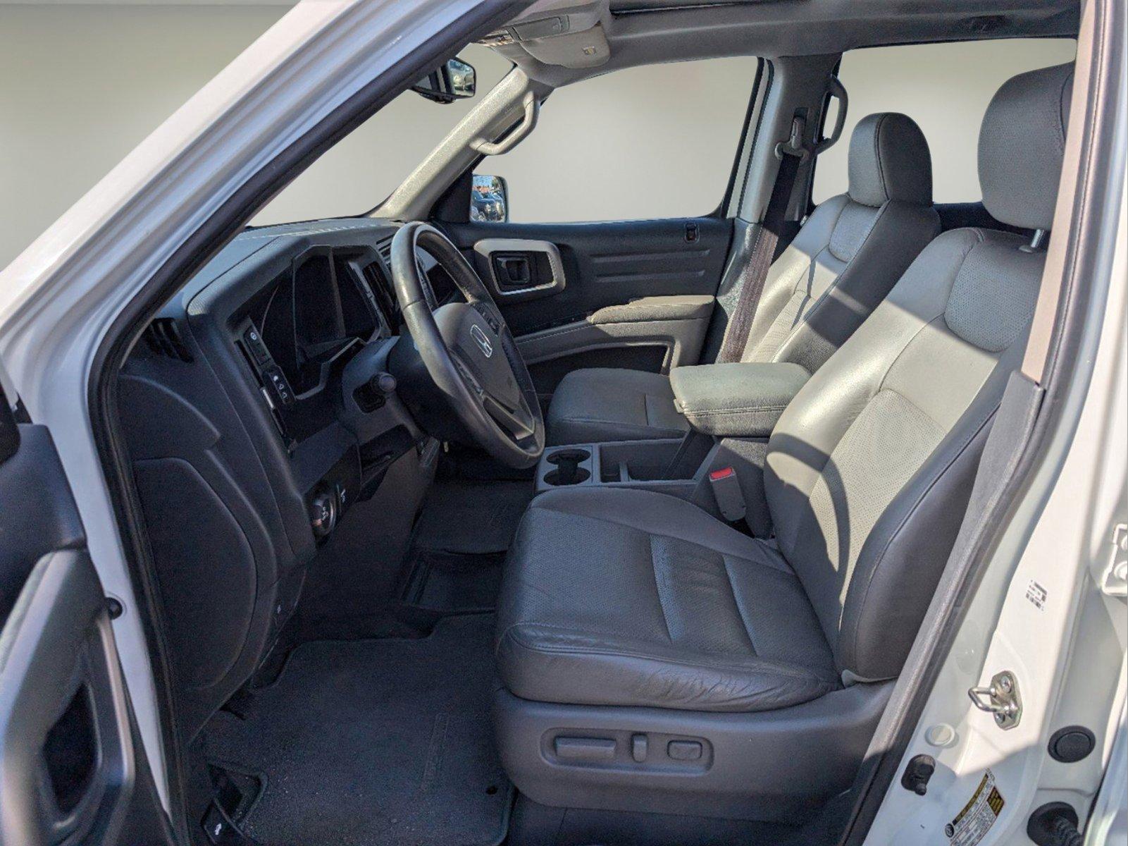 2014 Honda Ridgeline RTL (5FPYK1F50EB) with an Regular Unleaded V-6 3.5 L/212 engine, 5-Speed Automatic w/OD transmission, located at 1430 Gateway Drive, Opelika, AL, 36801, (334) 239-0944, 32.637871, -85.409790 - 2014 Honda Ridgeline RTL - Photo#9