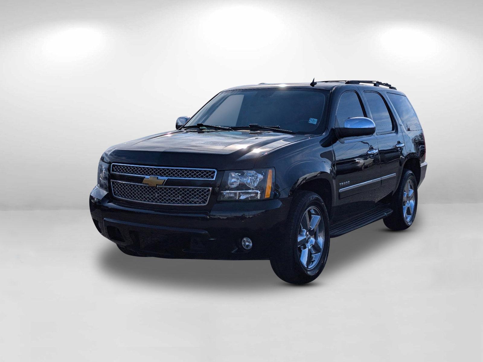 2014 /Light Cashmere/Dark Cashmere Chevrolet Tahoe LTZ (1GNSCCE0XER) with an Gas/Ethanol V8 5.3L/323 engine, 6-Speed Automatic transmission, located at 1430 Gateway Drive, Opelika, AL, 36801, (334) 239-0944, 32.637871, -85.409790 - 2014 Chevrolet Tahoe LTZ - Photo#4