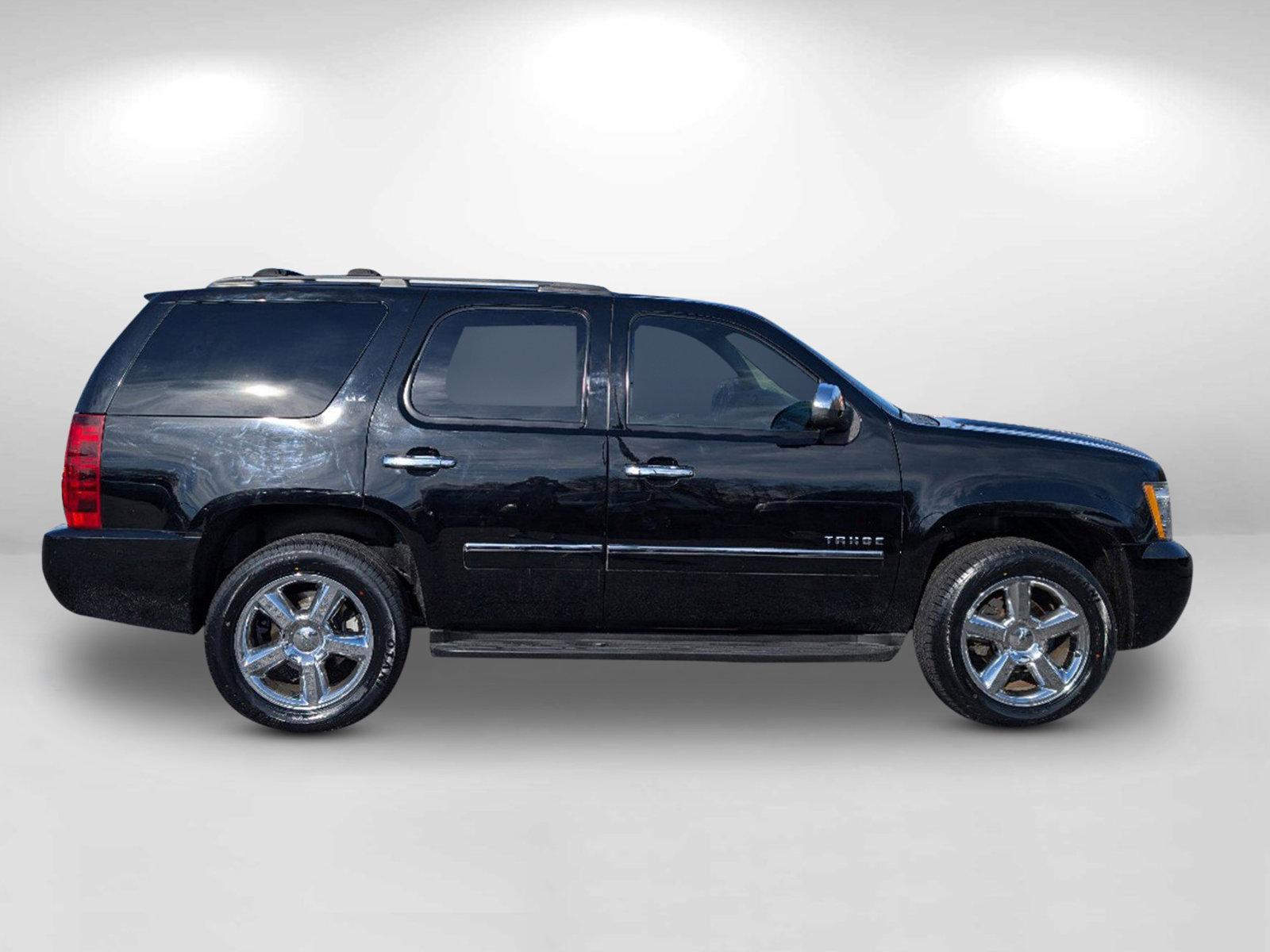 2014 /Light Cashmere/Dark Cashmere Chevrolet Tahoe LTZ (1GNSCCE0XER) with an Gas/Ethanol V8 5.3L/323 engine, 6-Speed Automatic transmission, located at 1430 Gateway Drive, Opelika, AL, 36801, (334) 239-0944, 32.637871, -85.409790 - 2014 Chevrolet Tahoe LTZ - Photo#7