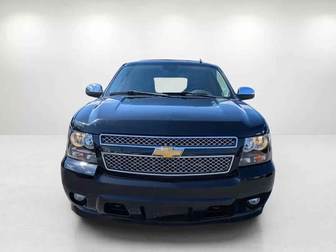 2014 /Ebony Chevrolet Tahoe LT (1GNSCBE07ER) with an Gas/Ethanol V8 5.3L/323 engine, 6-Speed Automatic transmission, located at 1430 Gateway Drive, Opelika, AL, 36801, (334) 239-0944, 32.637871, -85.409790 - 2014 Chevrolet Tahoe LT - Photo#1