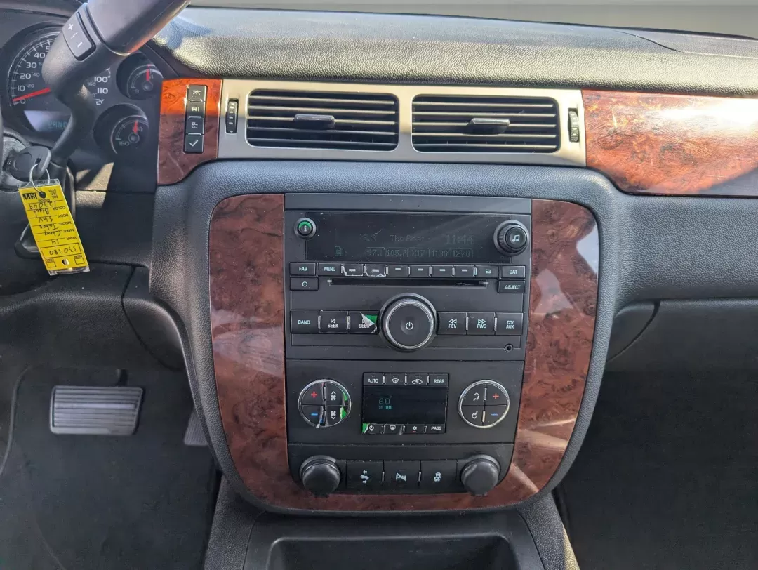 2014 /Ebony Chevrolet Tahoe LT (1GNSCBE07ER) with an Gas/Ethanol V8 5.3L/323 engine, 6-Speed Automatic transmission, located at 1430 Gateway Drive, Opelika, AL, 36801, (334) 239-0944, 32.637871, -85.409790 - 2014 Chevrolet Tahoe LT - Photo#14