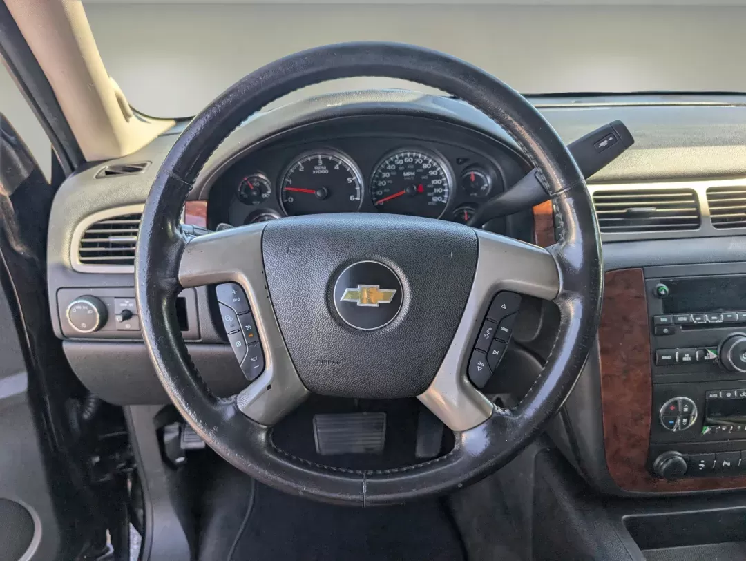 2014 /Ebony Chevrolet Tahoe LT (1GNSCBE07ER) with an Gas/Ethanol V8 5.3L/323 engine, 6-Speed Automatic transmission, located at 1430 Gateway Drive, Opelika, AL, 36801, (334) 239-0944, 32.637871, -85.409790 - 2014 Chevrolet Tahoe LT - Photo#15