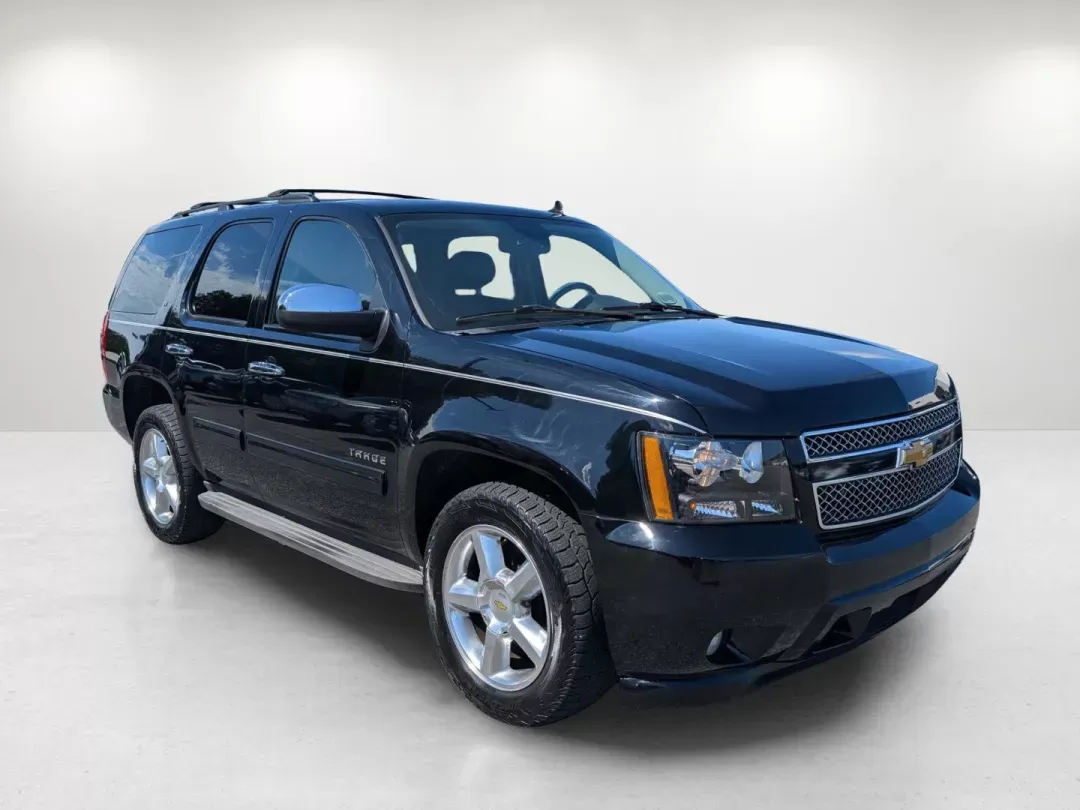 2014 /Ebony Chevrolet Tahoe LT (1GNSCBE07ER) with an Gas/Ethanol V8 5.3L/323 engine, 6-Speed Automatic transmission, located at 804 22nd Ave, Phenix City, AL, 36870, (334) 297-1860, 32.484749, -85.024475 - 2014 Chevrolet Tahoe LT - Photo#2