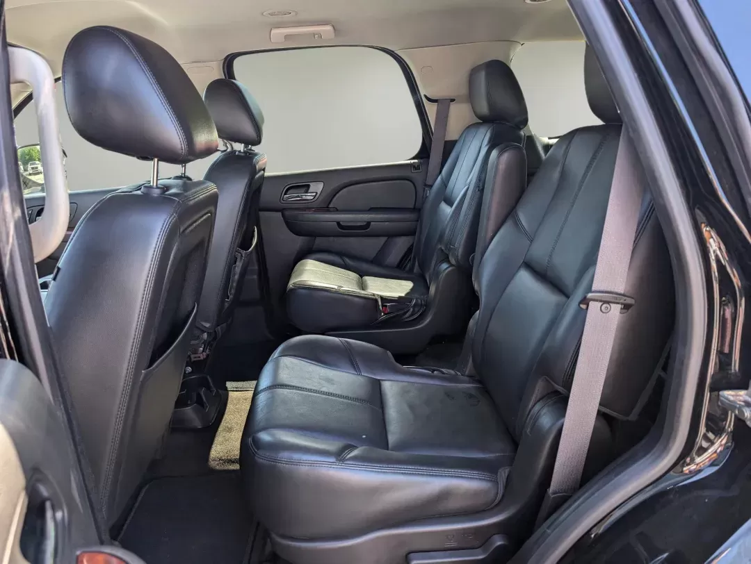 2014 /Ebony Chevrolet Tahoe LT (1GNSCBE07ER) with an Gas/Ethanol V8 5.3L/323 engine, 6-Speed Automatic transmission, located at 804 22nd Ave, Phenix City, AL, 36870, (334) 297-1860, 32.484749, -85.024475 - 2014 Chevrolet Tahoe LT - Photo#10