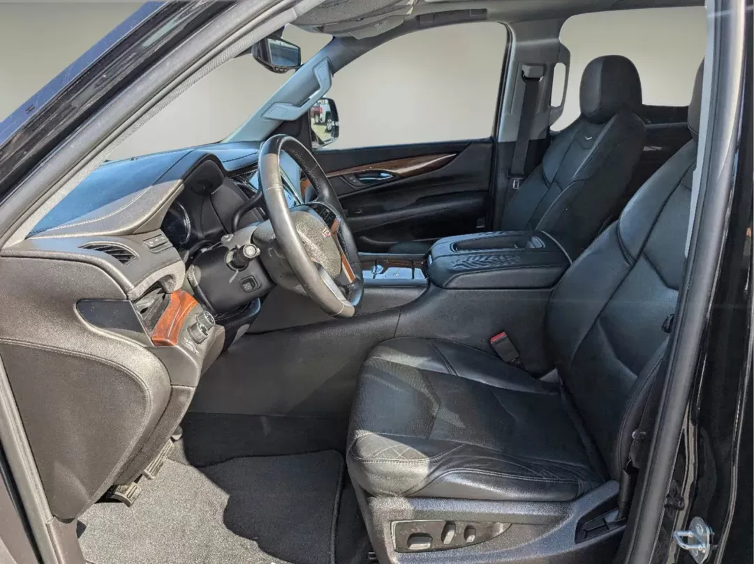 2016 /Jet Black Cadillac Escalade ESV Luxury Collection (1GYS4HKJ4GR) with an Gas V8 6.2L/376 engine, 8-Speed Automatic transmission, located at 521 Old Farm Lane Rd, Prattville, AL, 36066, (334) 325-1505, 32.482460, -86.416367 - 2016 Cadillac Escalade ESV Luxury Collection - Photo#9