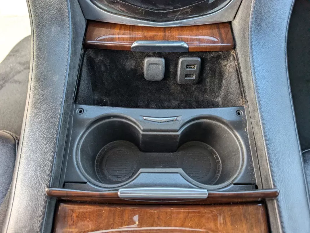 2016 /Jet Black Cadillac Escalade ESV Luxury Collection (1GYS4HKJ4GR) with an Gas V8 6.2L/376 engine, 8-Speed Automatic transmission, located at 521 Old Farm Lane Rd, Prattville, AL, 36066, (334) 325-1505, 32.482460, -86.416367 - 2016 Cadillac Escalade ESV Luxury Collection - Photo#16