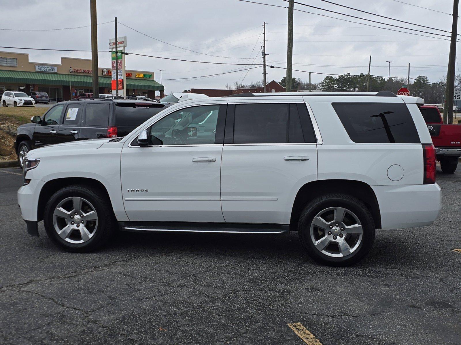 2017 /Jet Black Chevrolet Tahoe Premier (1GNSCCKC2HR) with an Gas/Ethanol V8 5.3L/325 engine, 6-Speed Automatic transmission, located at 3959 U.S. 80 W, Phenix City, AL, 36870, (334) 297-4885, 32.469296, -85.135185 - 2017 Chevrolet Tahoe Premier - Photo#7