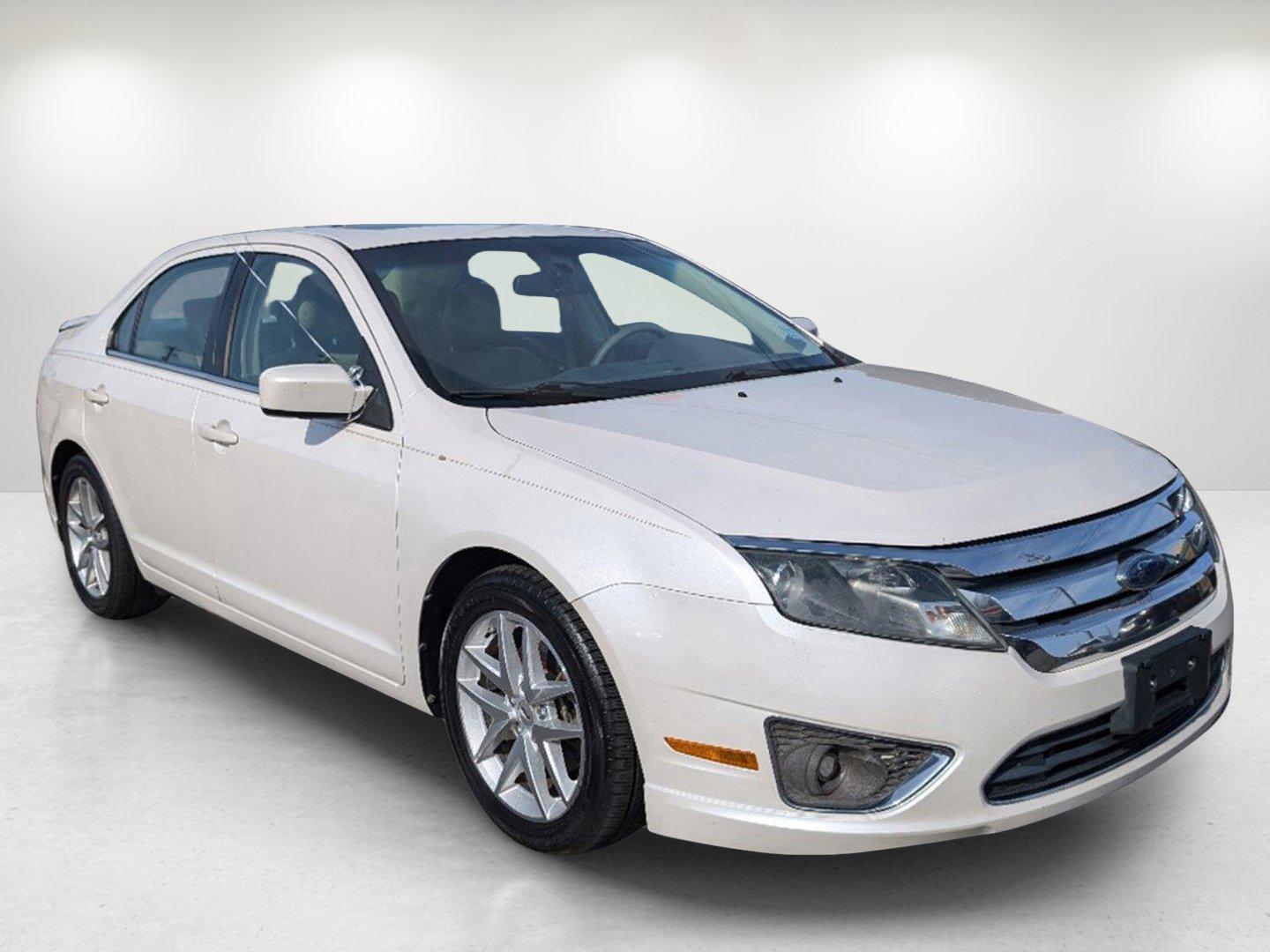 2010 Ford Fusion SEL (3FAHP0JA0AR) with an Gas I4 2.5L/152 engine, 6-Speed Automatic transmission, located at 804 22nd Ave, Phenix City, AL, 36870, (334) 297-1860, 32.484749, -85.024475 - 2010 Ford Fusion SEL - Photo#2