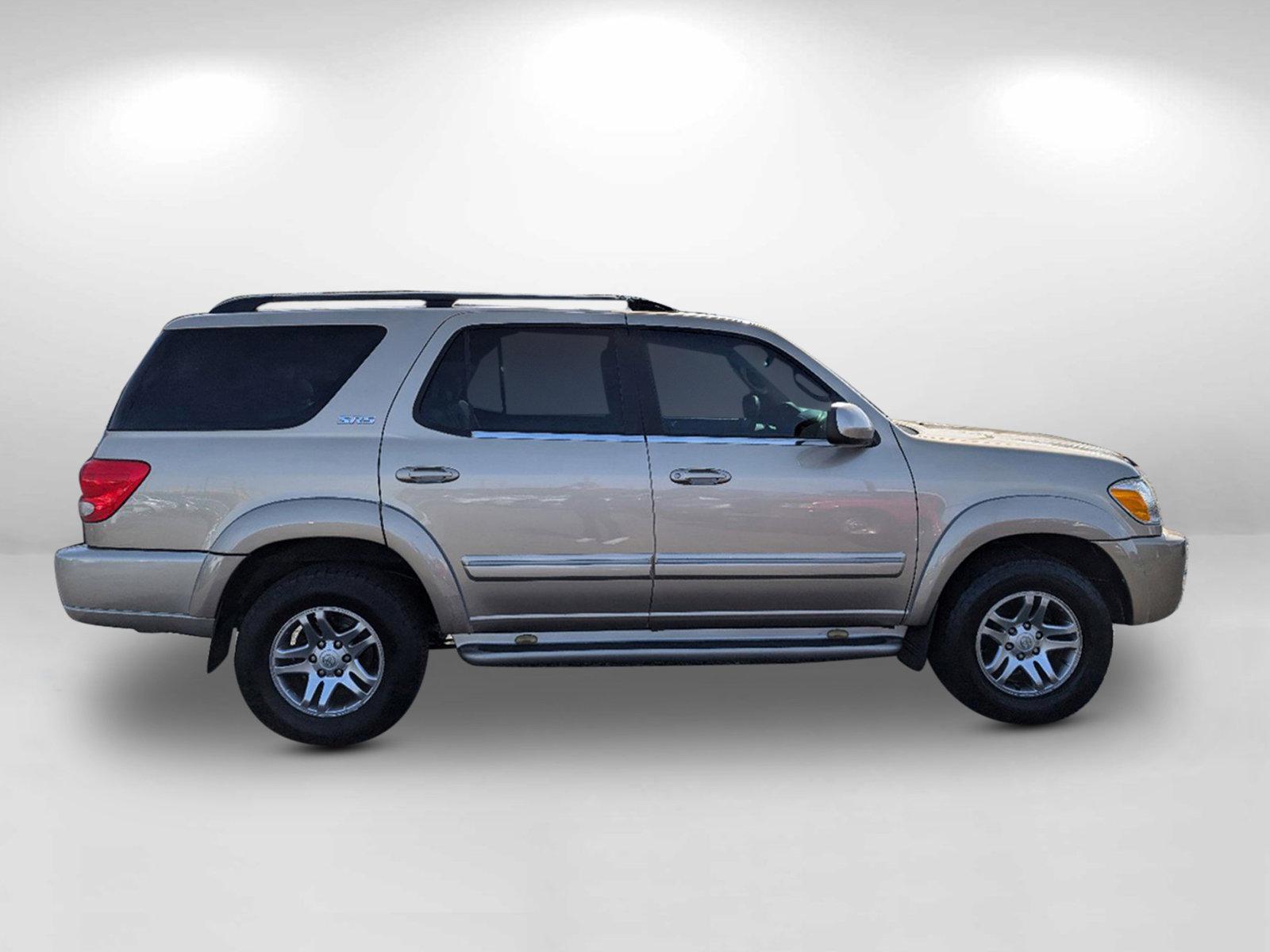 2005 Toyota Sequoia SR5 (5TDZT34A65S) with an Gas V8 4.7L/285 engine, 5-Speed Automatic w/OD transmission, located at 7000 Northlake Connector, Columbus, GA, 31904, (706) 987-8085, 32.524975, -84.978134 - 2005 Toyota Sequoia SR5 - Photo#3