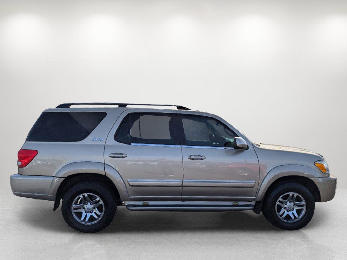 2005 Toyota Sequoia SR5 (5TDZT34A65S) with an Gas V8 4.7L/285 engine, 5-Speed Automatic w/OD transmission, located at 1430 Gateway Drive, Opelika, AL, 36801, (334) 239-0944, 32.637871, -85.409790 - 2005 Toyota Sequoia SR5 - Photo#3