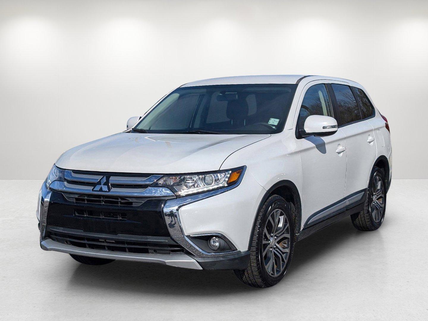 photo of 2018 Mitsubishi Outlander SE