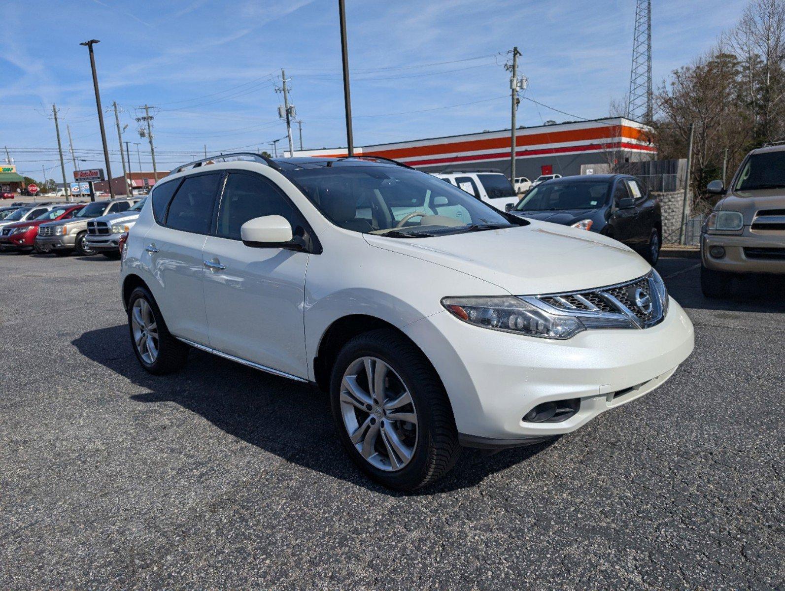 2011 /Beige Nissan Murano LE (JN8AZ1MW4BW) with an Gas V6 3.5L/ engine, 1-Speed Continuously Variable Ratio transmission, located at 7000 Northlake Connector, Columbus, GA, 31904, (706) 987-8085, 32.524975, -84.978134 - 2011 Nissan Murano LE - Photo#2