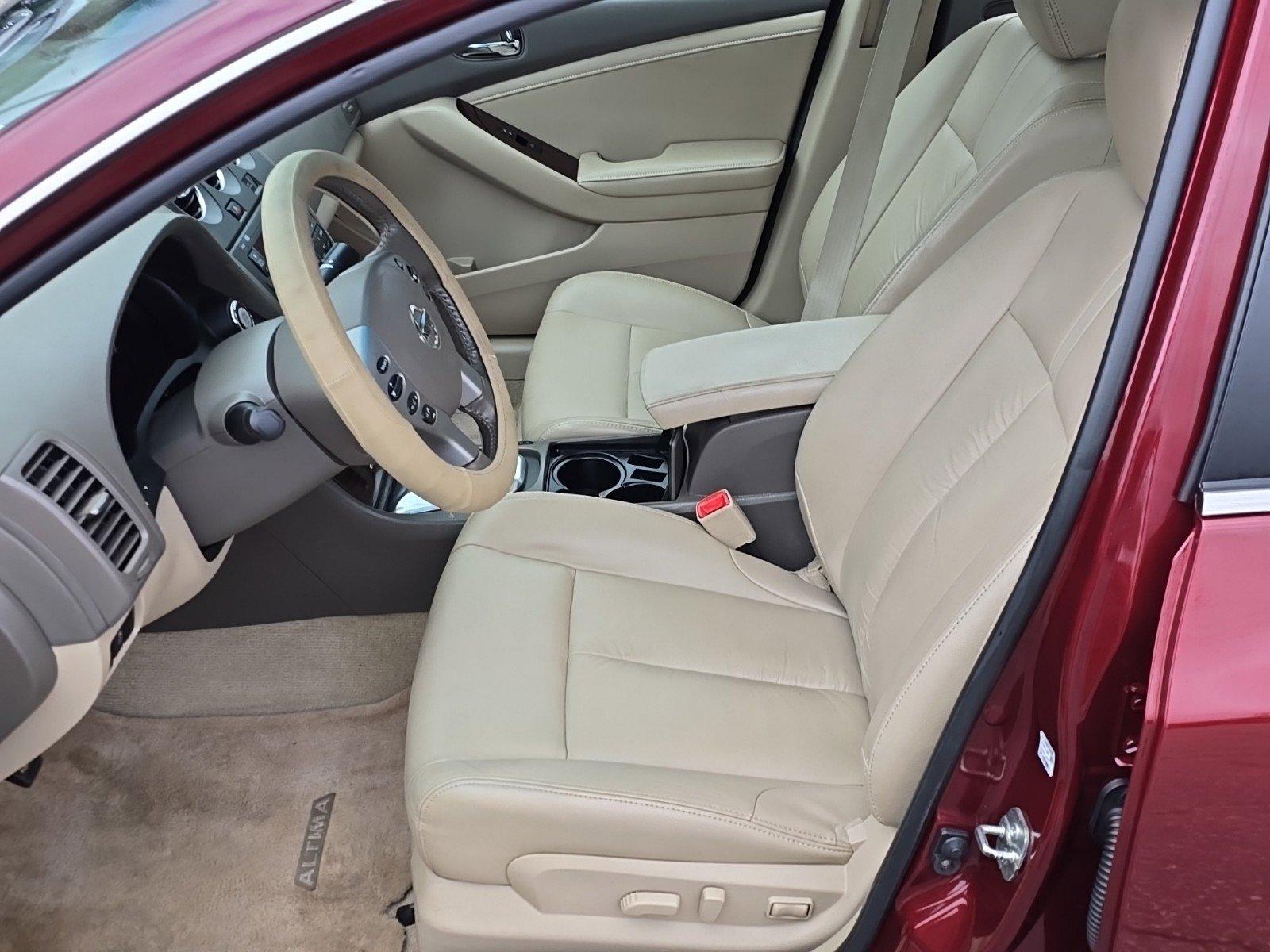 2012 /Blonde Nissan Altima 2.5 SL (1N4AL2AP9CC) with an Gas I4 2.5L/ engine, 1-Speed Continuously Variable Ratio transmission, located at 3959 U.S. 80 W, Phenix City, AL, 36870, (334) 297-4885, 32.469296, -85.135185 - 2012 Nissan Altima 2.5 SL - Photo#11