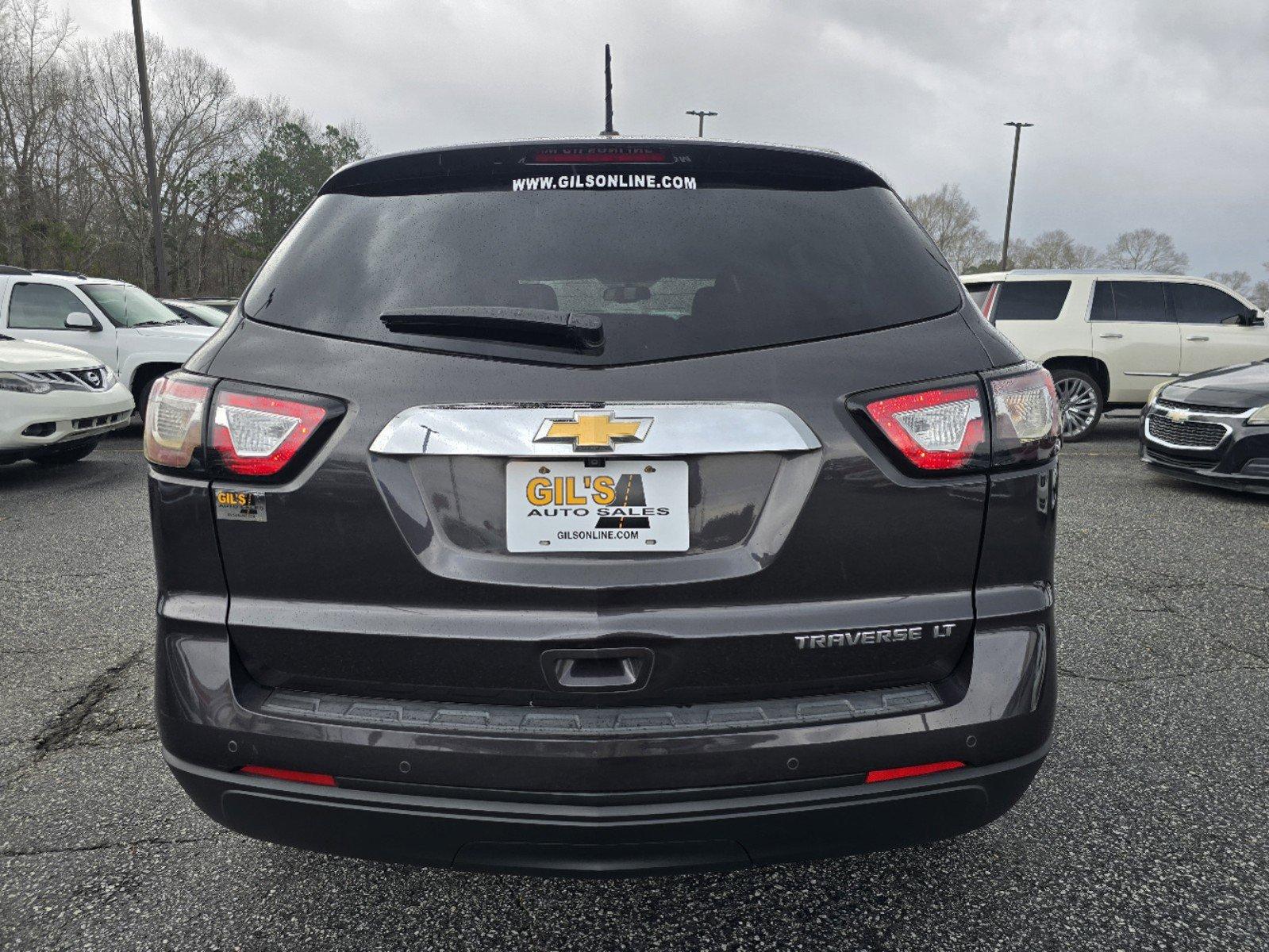 2016 /Ebony Chevrolet Traverse LT (1GNKRHKD3GJ) with an Gas V6 3.6L/217 engine, 6-Speed Automatic transmission, located at 3959 U.S. 80 W, Phenix City, AL, 36870, (334) 297-4885, 32.469296, -85.135185 - 2016 Chevrolet Traverse LT - Photo#6