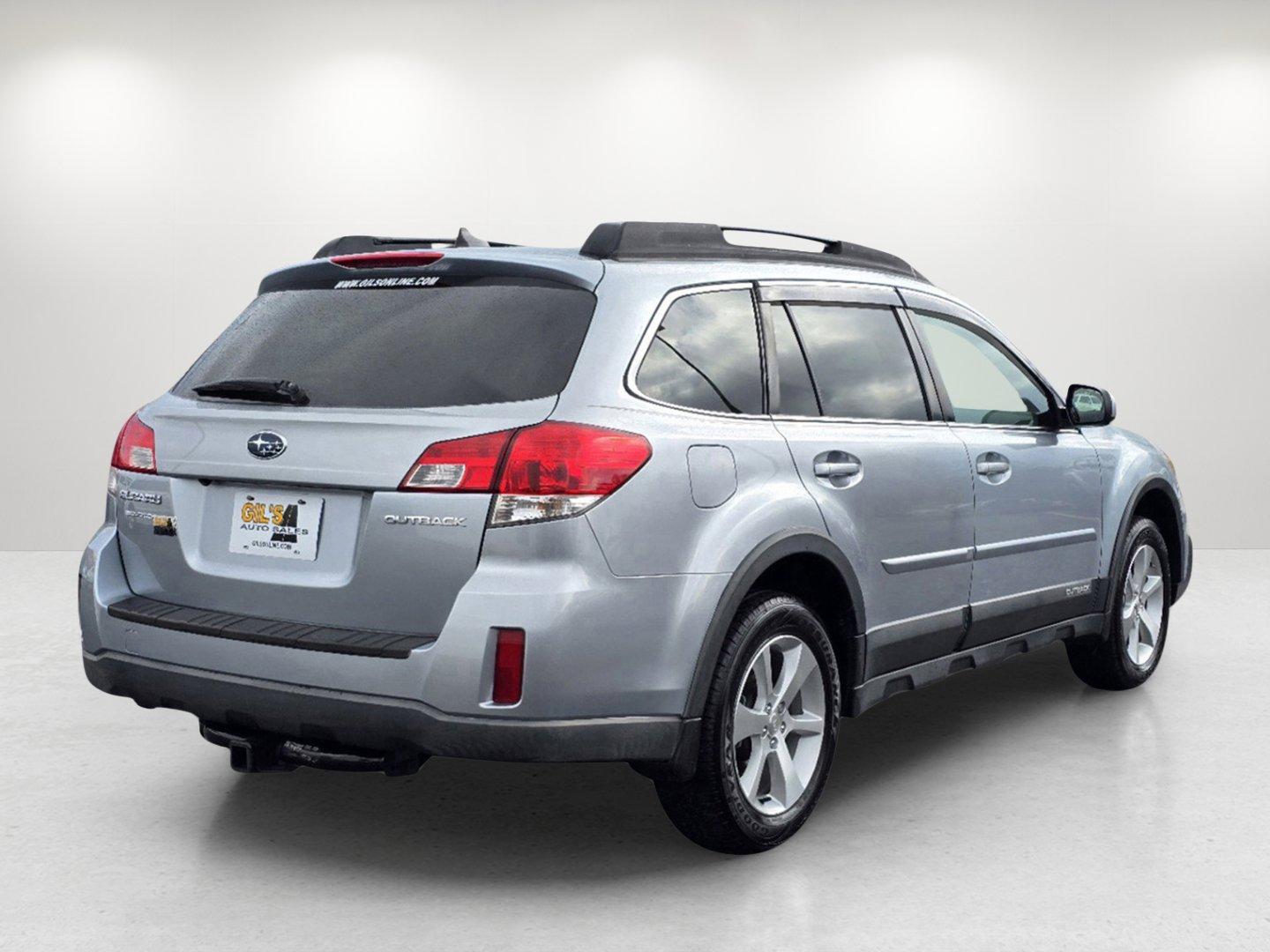 2013 /Off-Black Subaru Outback 2.5i Limited (4S4BRCPC3D3) with an Gas Flat 4 2.5L/152 engine, CVT-Speed Continuously Variable Ratio transmission, located at 1430 Gateway Drive, Opelika, AL, 36801, (334) 239-0944, 32.637871, -85.409790 - 2013 Subaru Outback 2.5i Limited - Photo#4