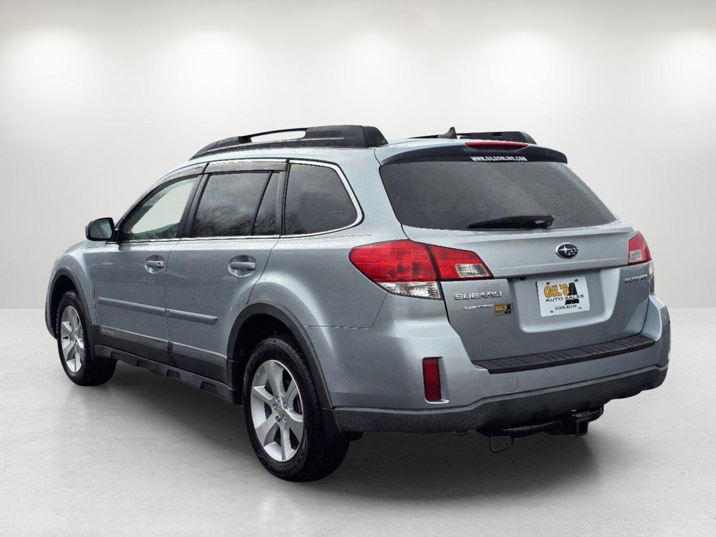 2013 /Off-Black Subaru Outback 2.5i Limited (4S4BRCPC3D3) with an Gas Flat 4 2.5L/152 engine, CVT-Speed Continuously Variable Ratio transmission, located at 1430 Gateway Drive, Opelika, AL, 36801, (334) 239-0944, 32.637871, -85.409790 - 2013 Subaru Outback 2.5i Limited - Photo#6