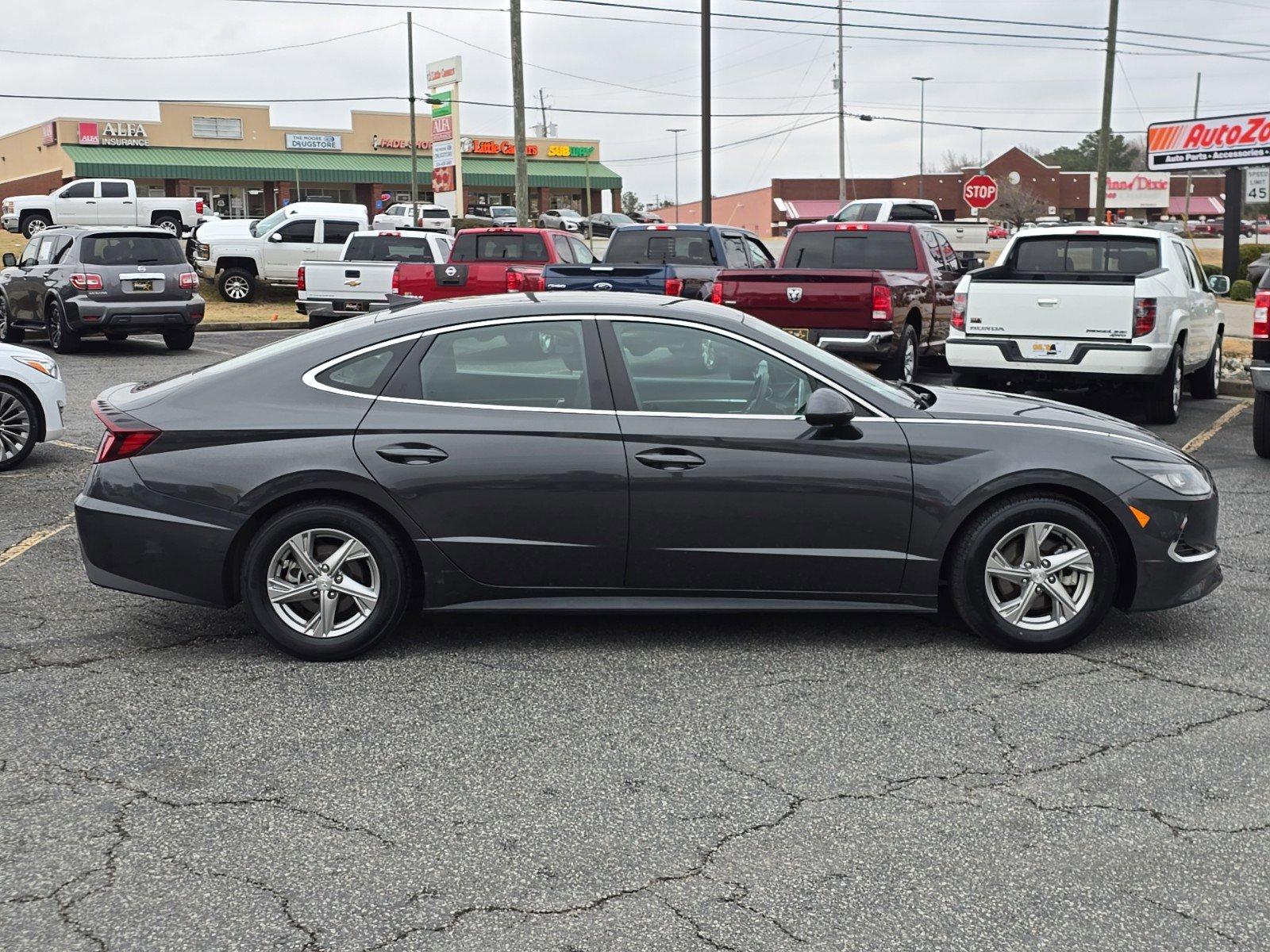 2021 /Black Hyundai Sonata SE (5NPEG4JA9MH) with an Regular Unleaded I-4 2.5 L/152 engine, 8-Speed Automatic w/OD transmission, located at 1430 Gateway Drive, Opelika, AL, 36801, (334) 239-0944, 32.637871, -85.409790 - 2021 Hyundai Sonata SE - Photo#3