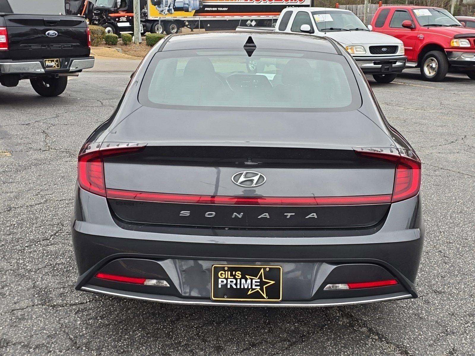 2021 /Black Hyundai Sonata SE (5NPEG4JA9MH) with an Regular Unleaded I-4 2.5 L/152 engine, 8-Speed Automatic w/OD transmission, located at 1430 Gateway Drive, Opelika, AL, 36801, (334) 239-0944, 32.637871, -85.409790 - 2021 Hyundai Sonata SE - Photo#5