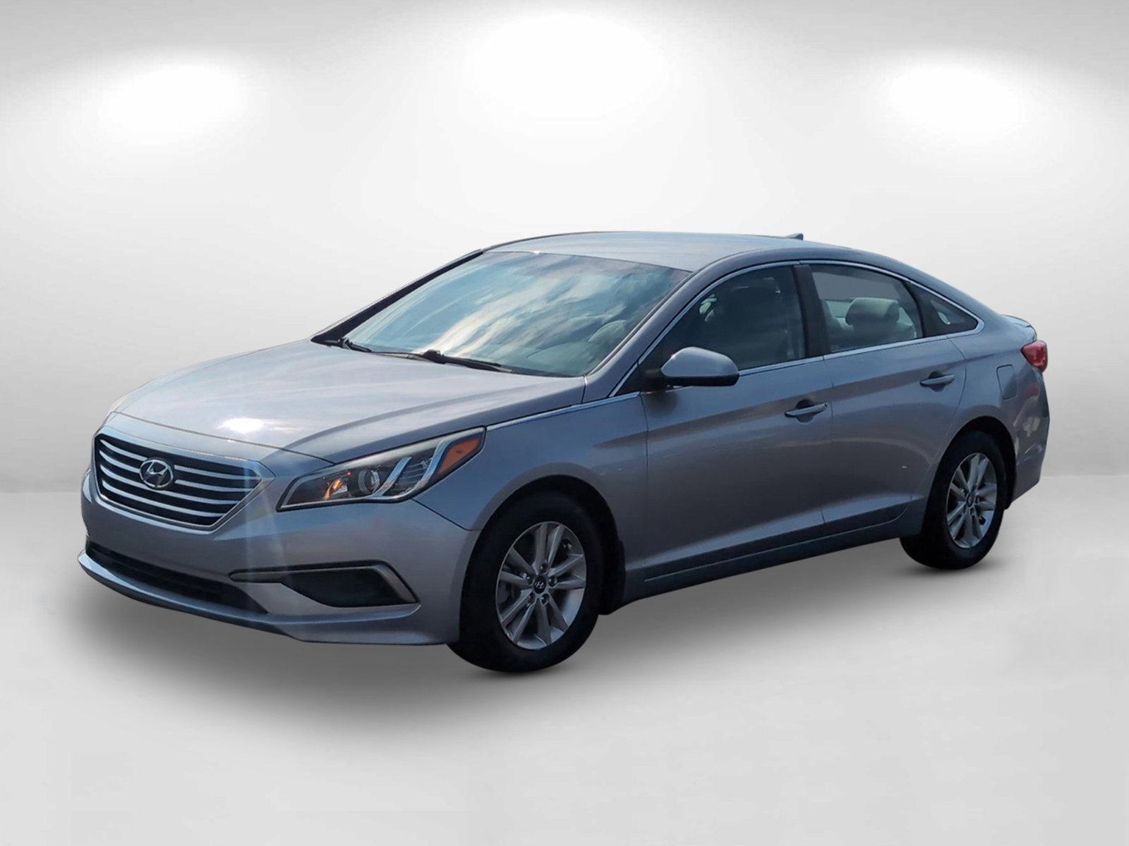 2016 /Gray Hyundai Sonata 2.4L SE (5NPE24AF3GH) with an Regular Unleaded I-4 2.4 L/144 engine, 6-Speed Automatic w/OD transmission, located at 521 Old Farm Lane Rd, Prattville, AL, 36066, (334) 325-1505, 32.482460, -86.416367 - 2016 Hyundai Sonata 2.4L SE - Photo#0