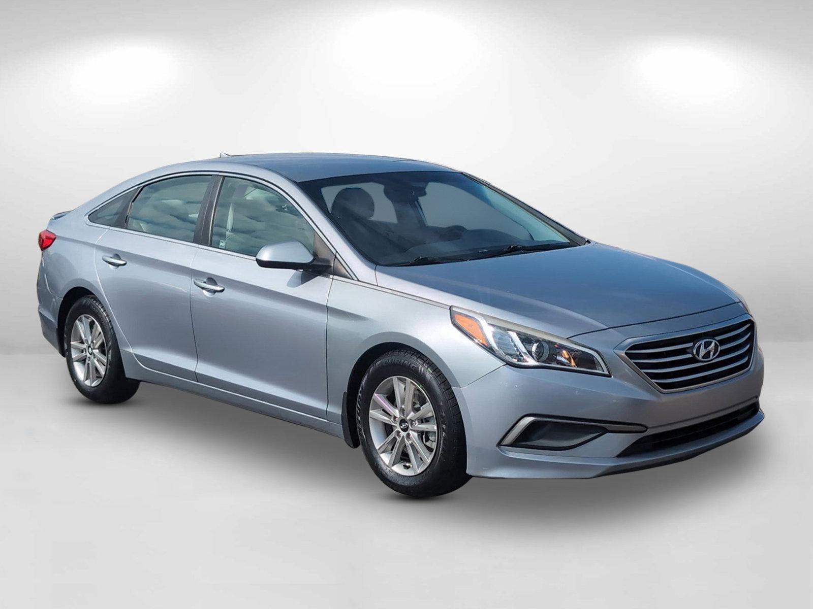 2016 /Gray Hyundai Sonata 2.4L SE (5NPE24AF3GH) with an Regular Unleaded I-4 2.4 L/144 engine, 6-Speed Automatic w/OD transmission, located at 521 Old Farm Lane Rd, Prattville, AL, 36066, (334) 325-1505, 32.482460, -86.416367 - 2016 Hyundai Sonata 2.4L SE - Photo#2