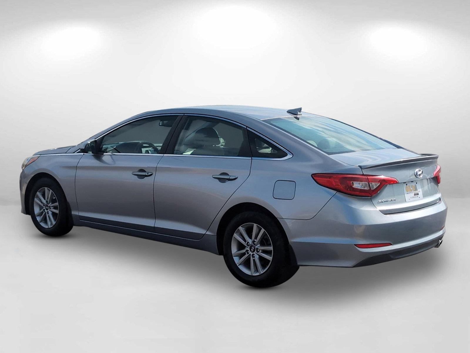 2016 /Gray Hyundai Sonata 2.4L SE (5NPE24AF3GH) with an Regular Unleaded I-4 2.4 L/144 engine, 6-Speed Automatic w/OD transmission, located at 521 Old Farm Lane Rd, Prattville, AL, 36066, (334) 325-1505, 32.482460, -86.416367 - 2016 Hyundai Sonata 2.4L SE - Photo#6