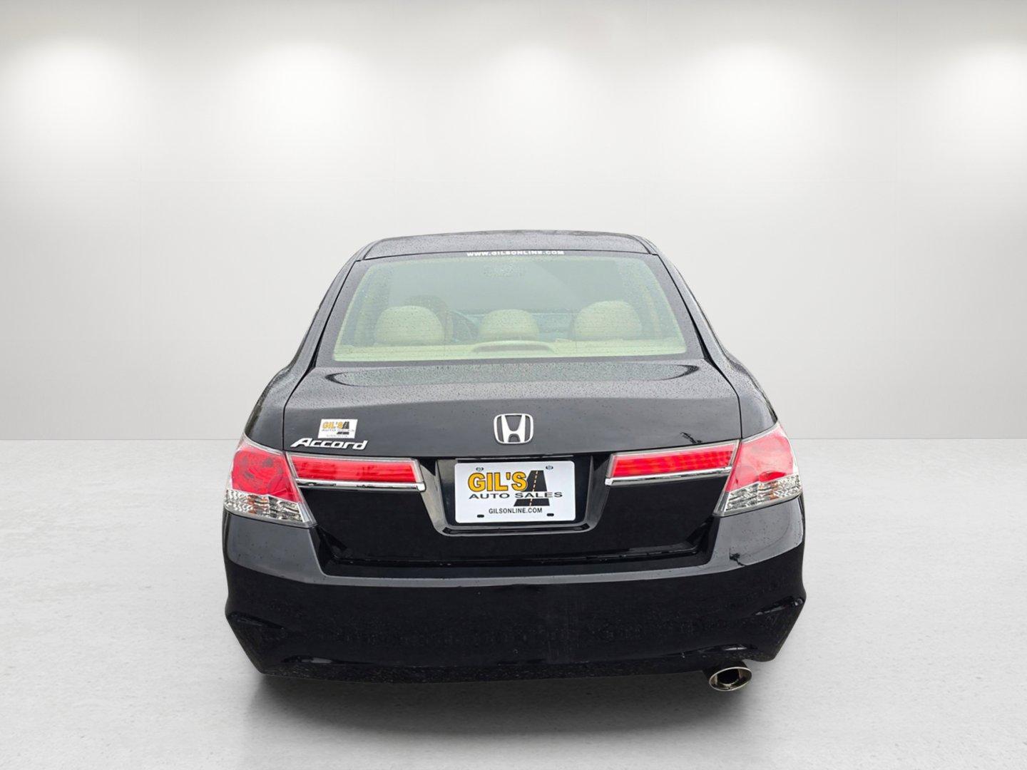 2012 Honda Accord Sdn LX (1HGCP2F32CA) with an Gas I4 2.4L/144 engine, 5-Speed Automatic transmission, located at 1430 Gateway Drive, Opelika, AL, 36801, (334) 239-0944, 32.637871, -85.409790 - 2012 Honda Accord Sdn LX - Photo#5