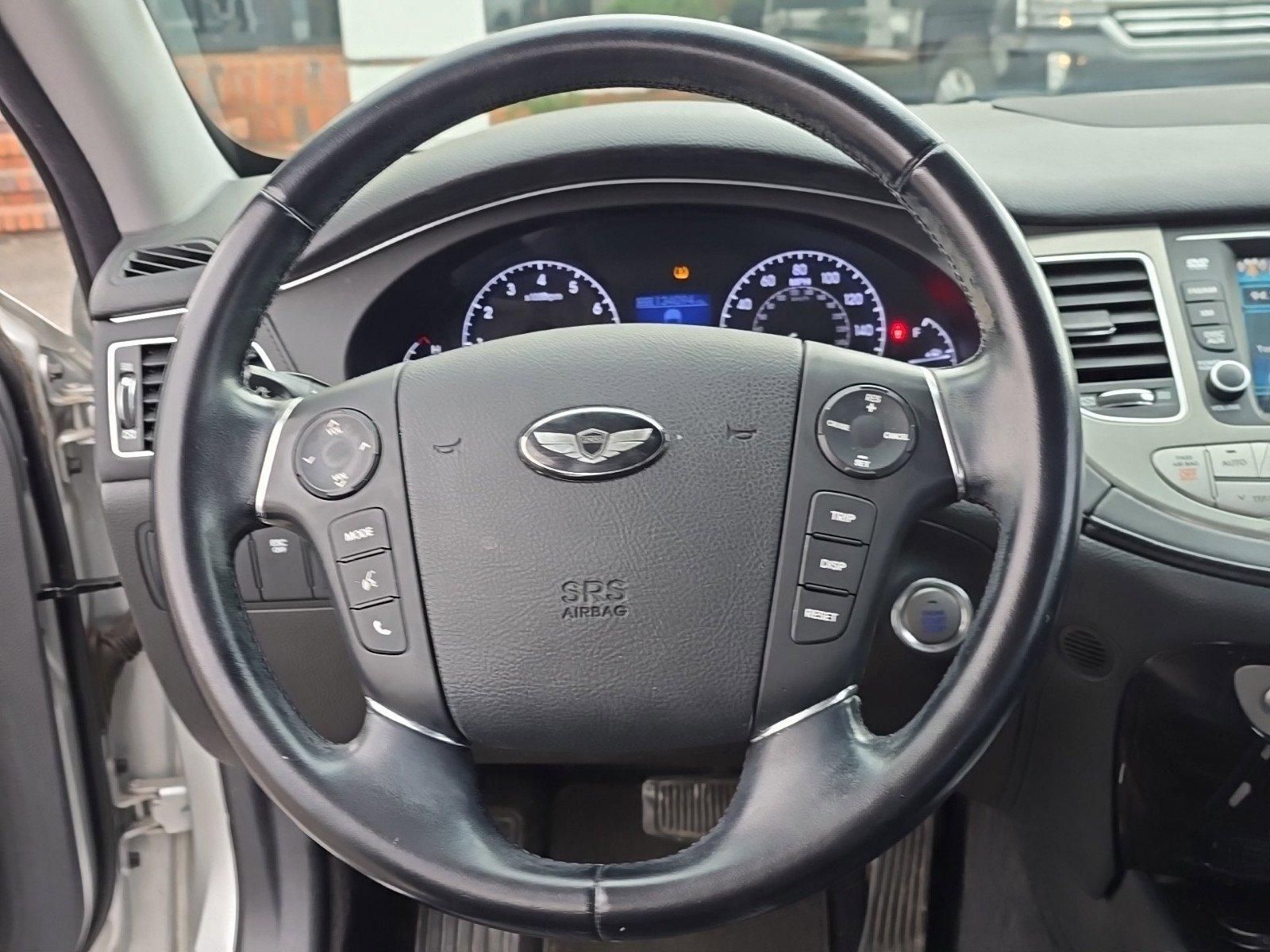 2013 /Jet black Hyundai Genesis 3.8L (KMHGC4DD7DU) with an Gas V6 3.8L/231 engine, 8-Speed Automatic w/Manual Shift transmission, located at 3959 U.S. 80 W, Phenix City, AL, 36870, (334) 297-4885, 32.469296, -85.135185 - 2013 Hyundai Genesis 3.8L - Photo#14